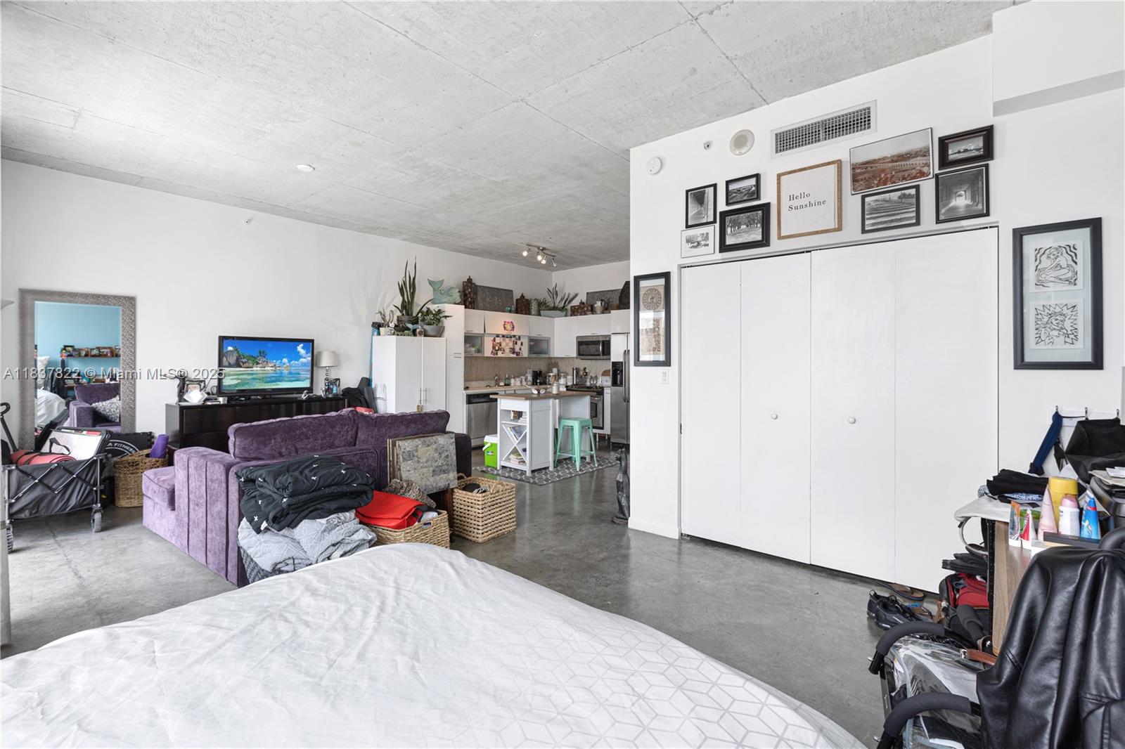 Loft Downtown 2 - Residential Lease