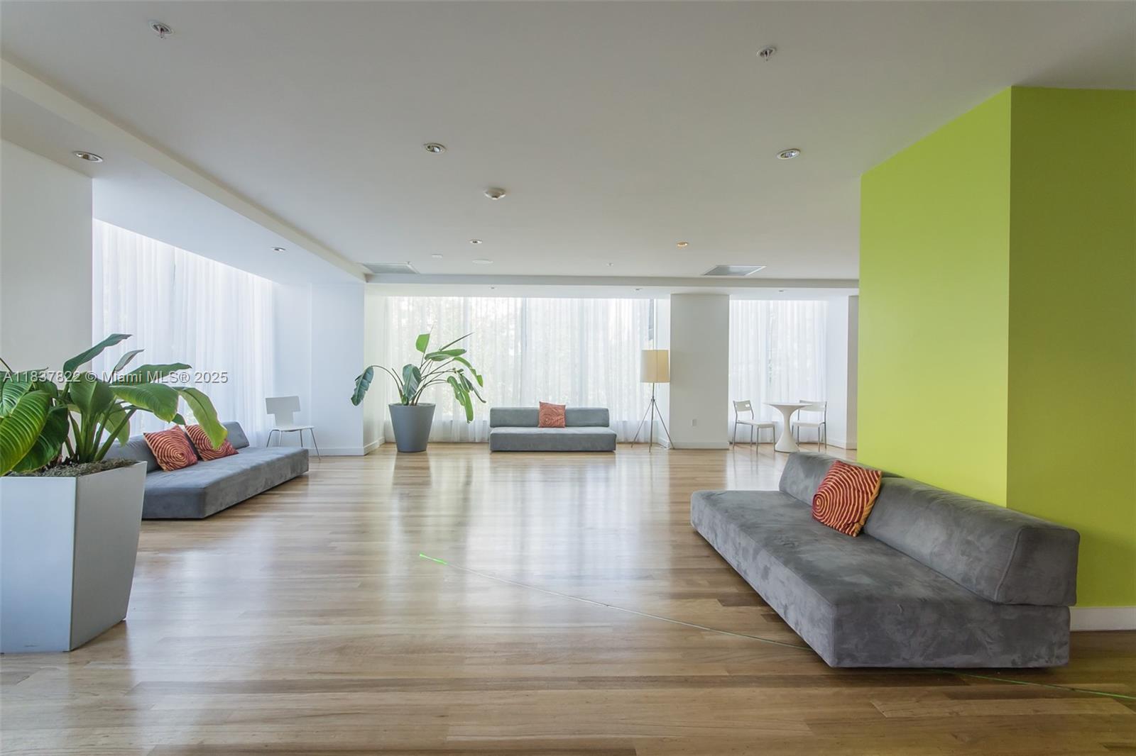 Loft Downtown 2 - Residential Lease