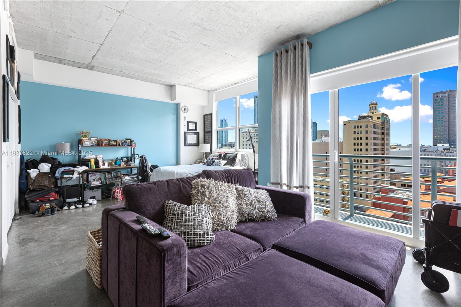 Loft Downtown 2 - Residential Lease