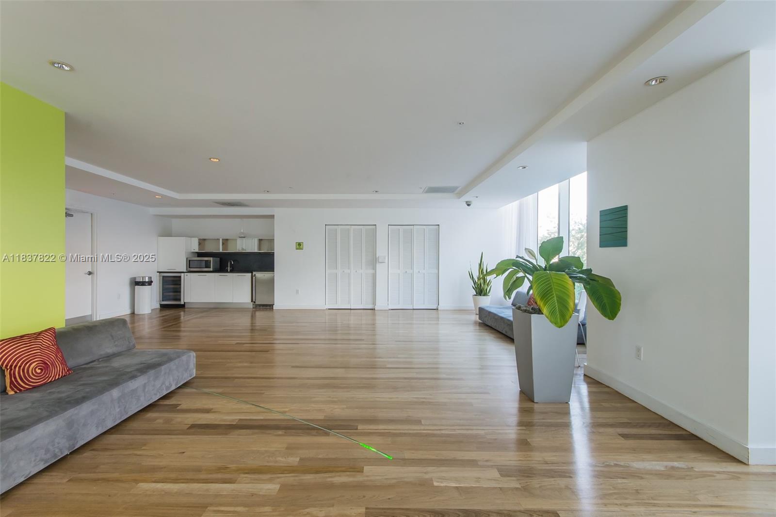 Loft Downtown 2 - Residential Lease