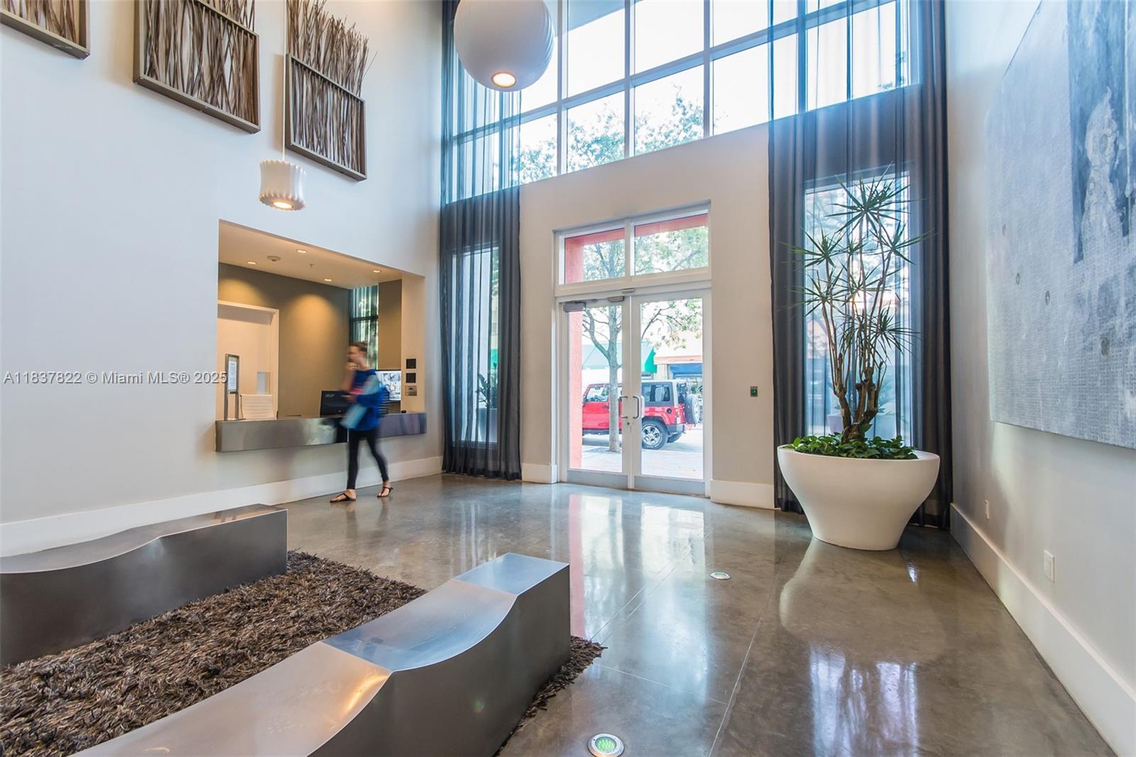Loft Downtown 2 - Residential Lease