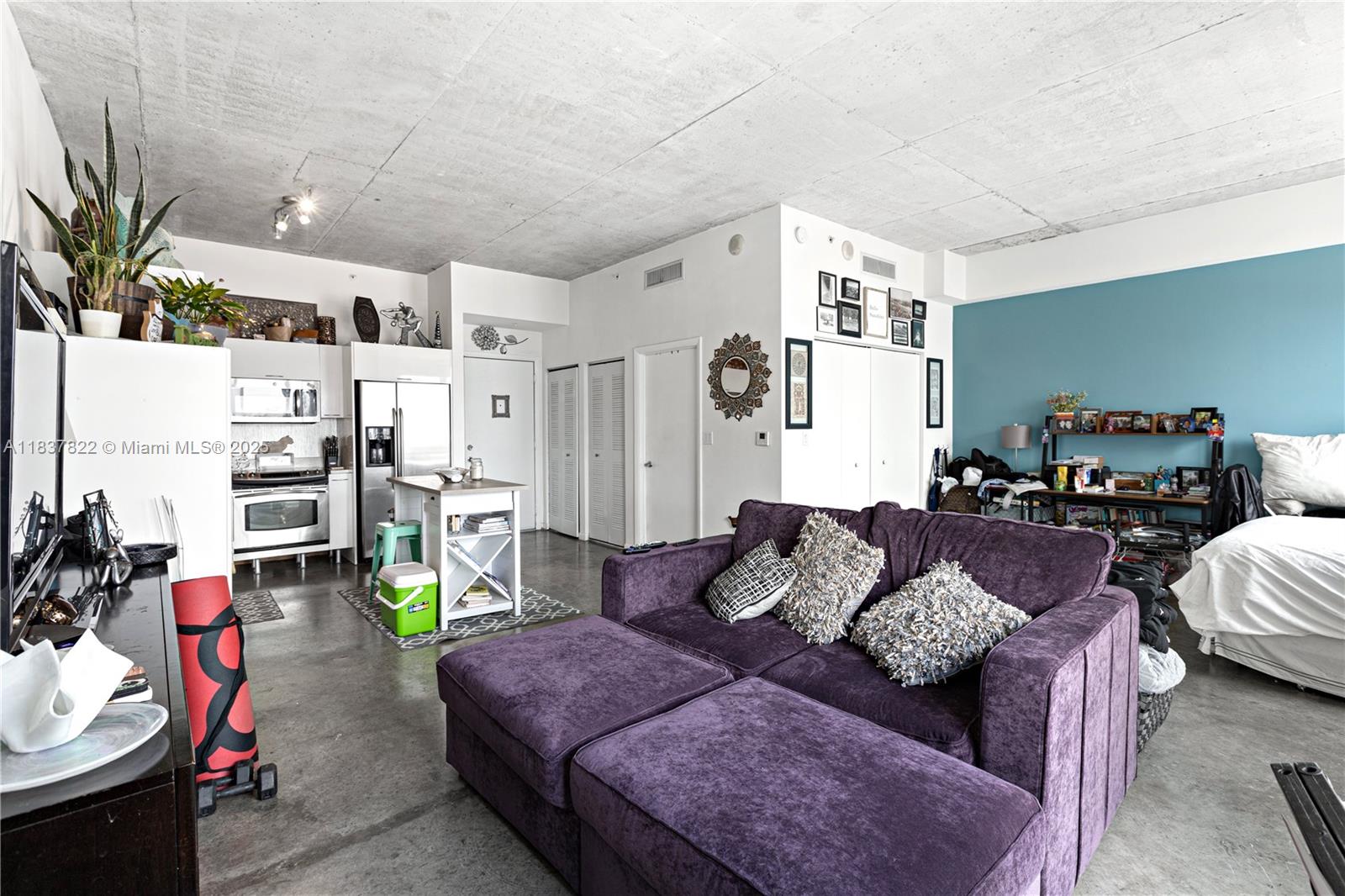 Loft Downtown 2 - Residential Lease