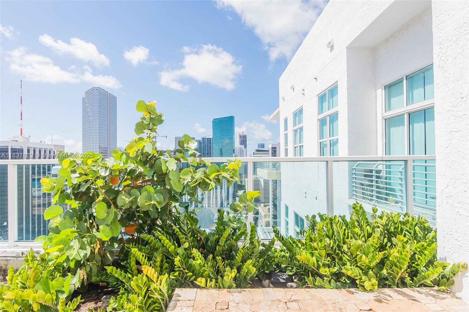 Loft Downtown 2 - Residential Lease