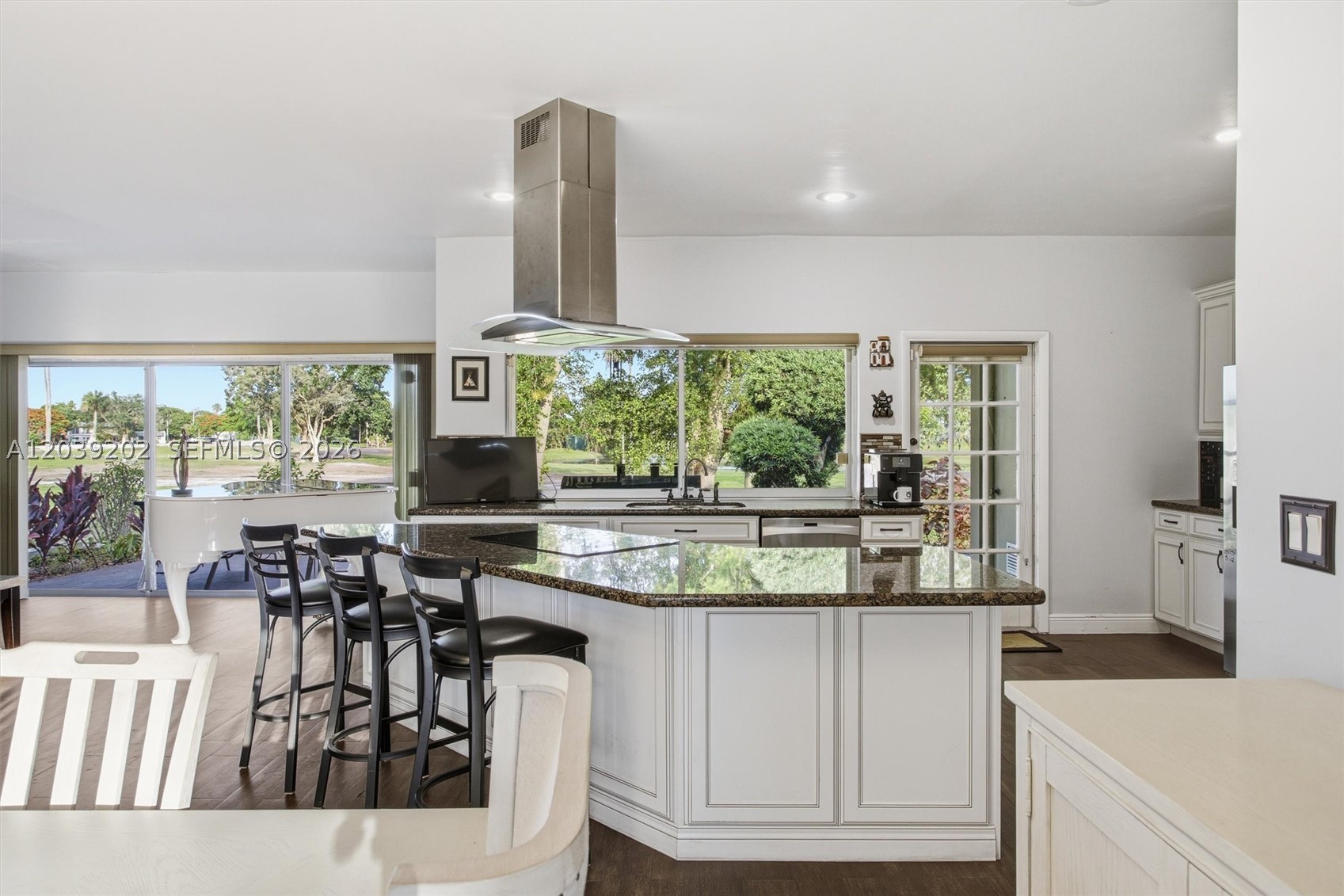 COUNTRY CLUB OF MIAMI EST - Residential