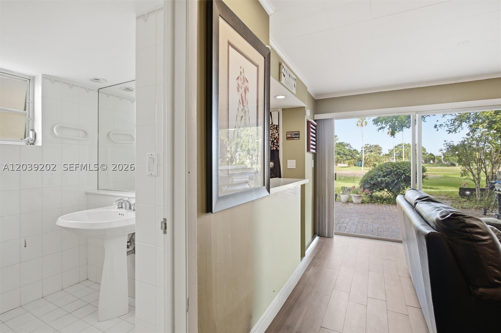 COUNTRY CLUB OF MIAMI EST - Residential