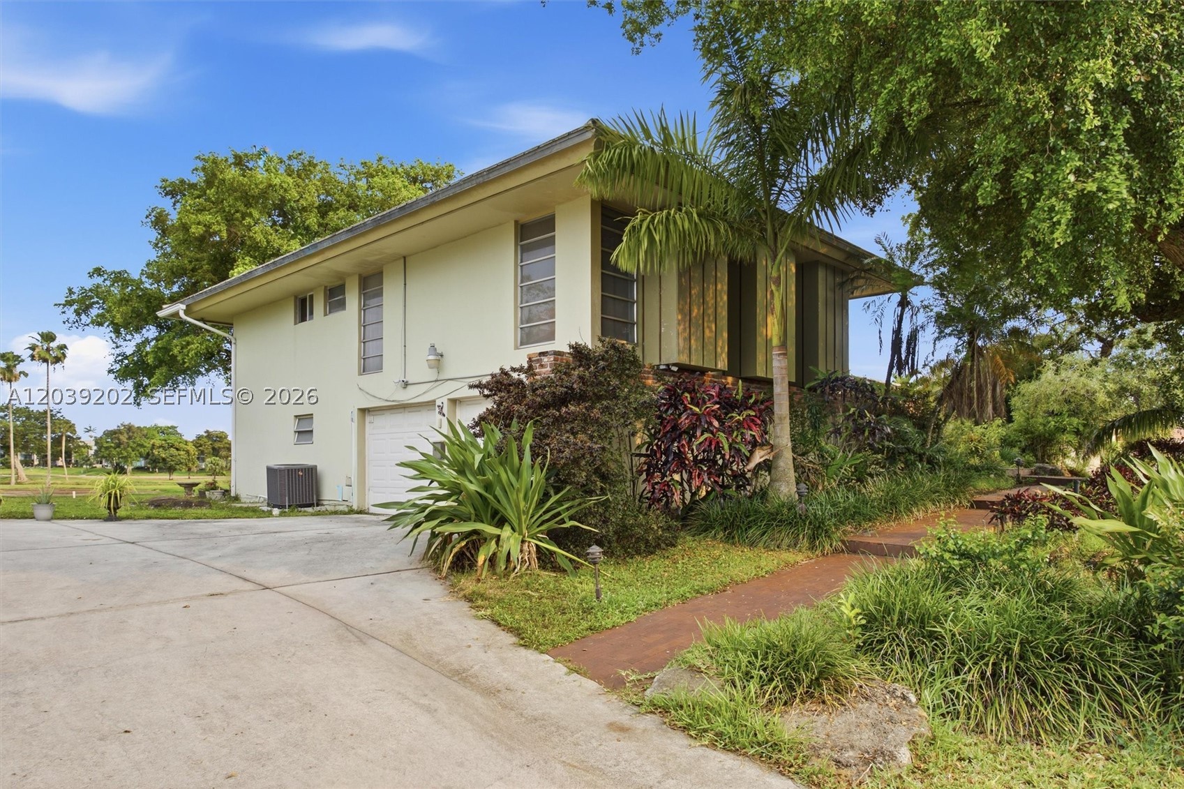 COUNTRY CLUB OF MIAMI EST - Residential