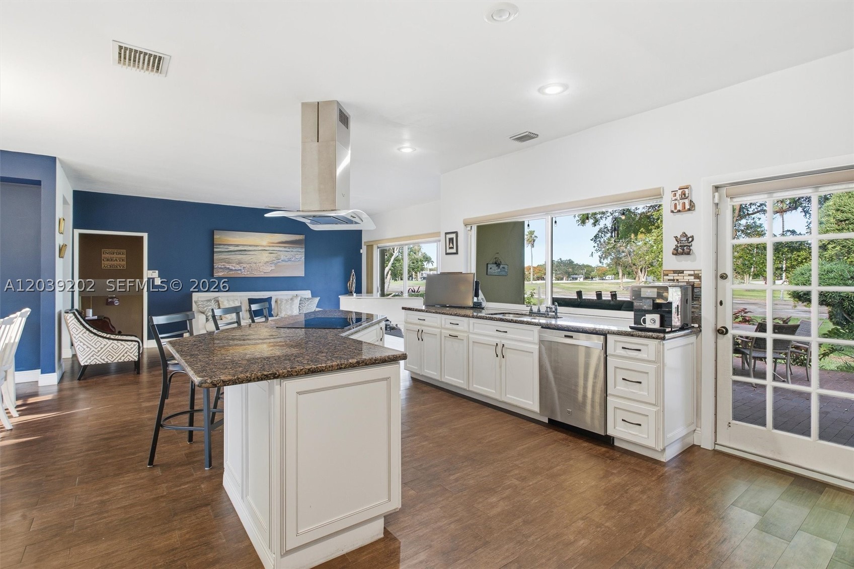 COUNTRY CLUB OF MIAMI EST - Residential