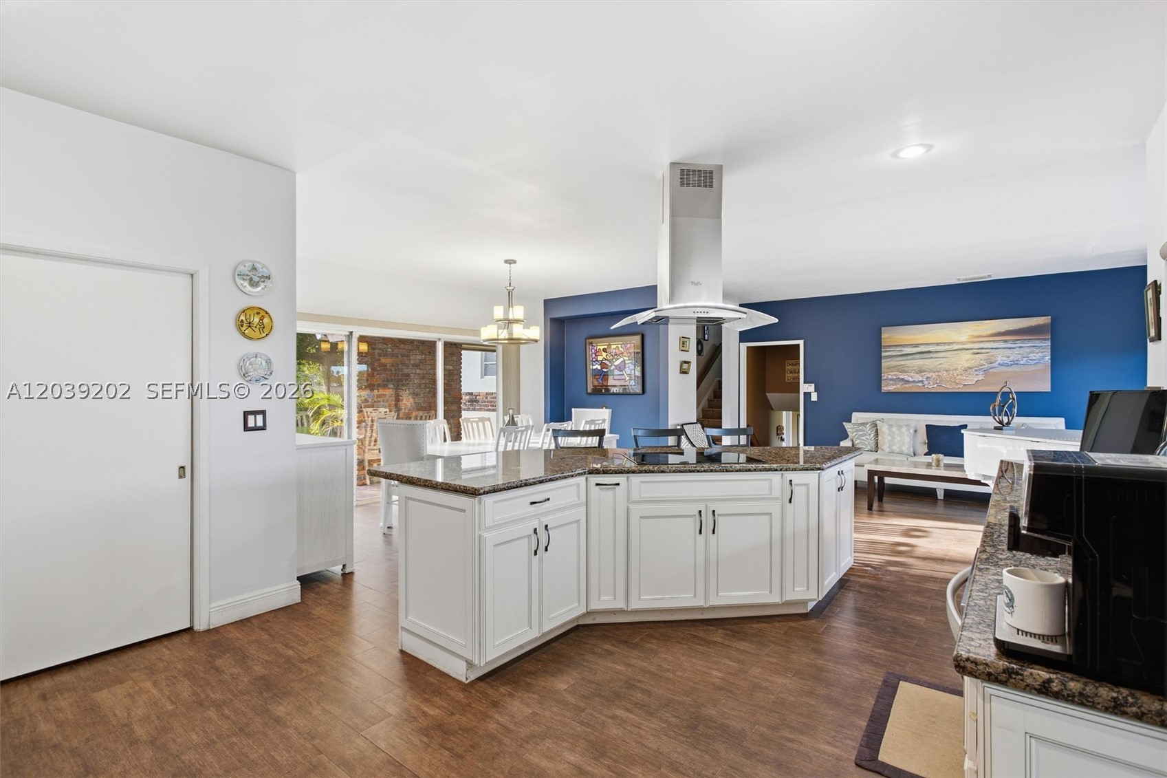 COUNTRY CLUB OF MIAMI EST - Residential