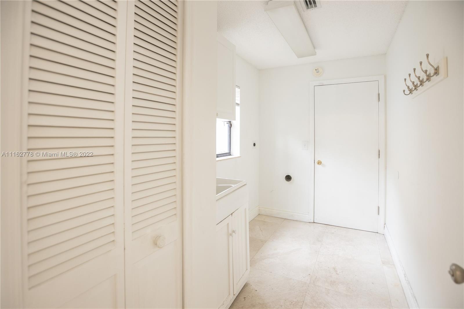 JACARANDA LAKES SEC ELEVE - Residential