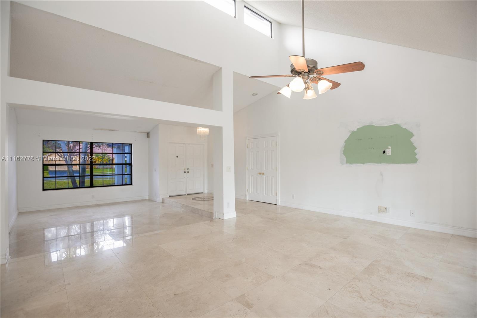 JACARANDA LAKES SEC ELEVE - Residential