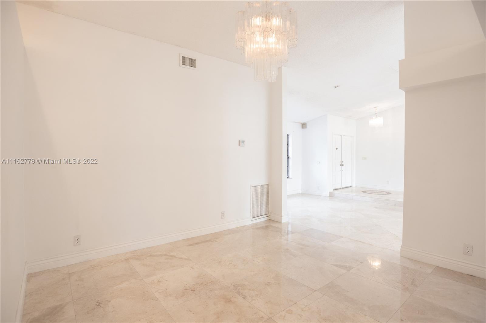 JACARANDA LAKES SEC ELEVE - Residential