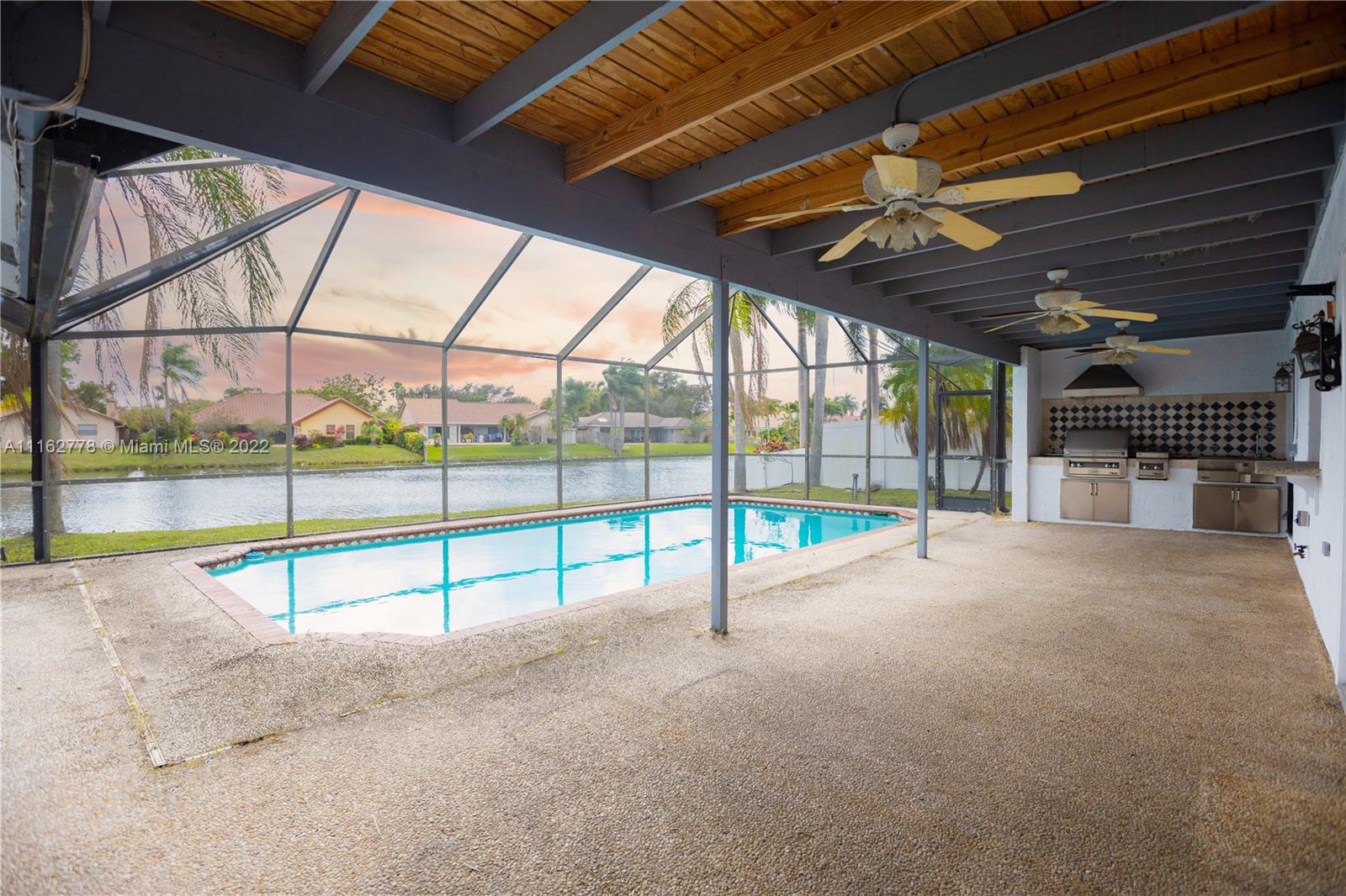 JACARANDA LAKES SEC ELEVE - Residential
