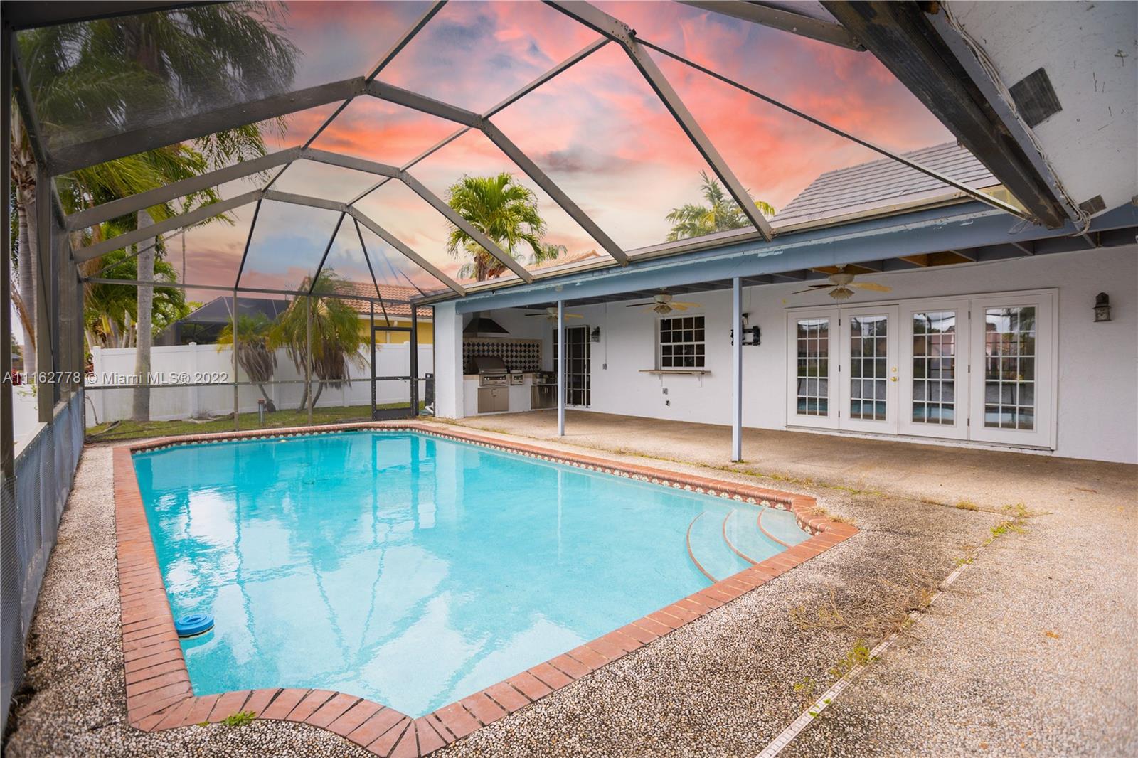 JACARANDA LAKES SEC ELEVE - Residential