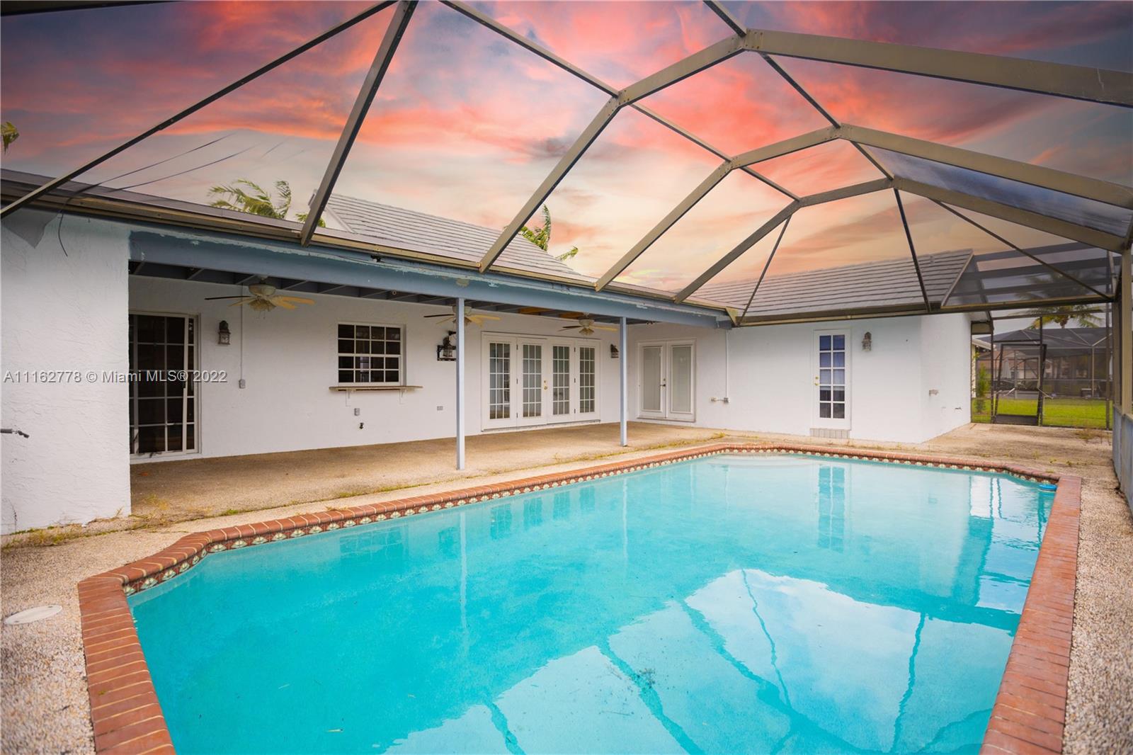 JACARANDA LAKES SEC ELEVE - Residential