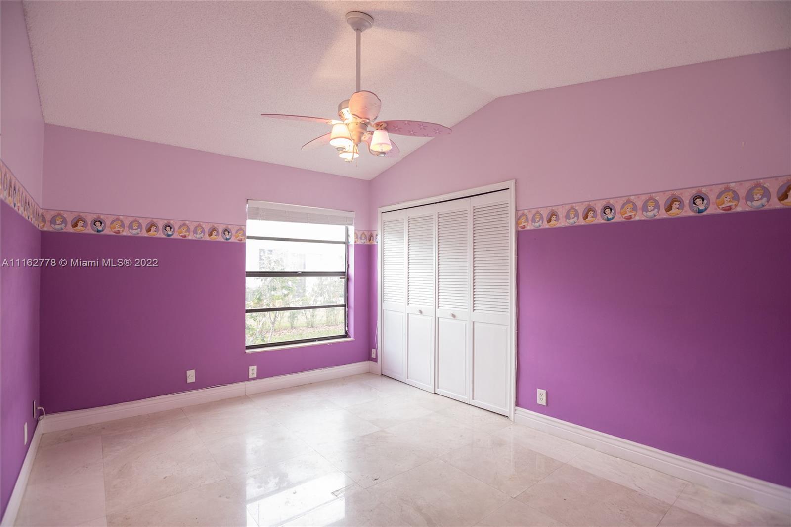 JACARANDA LAKES SEC ELEVE - Residential