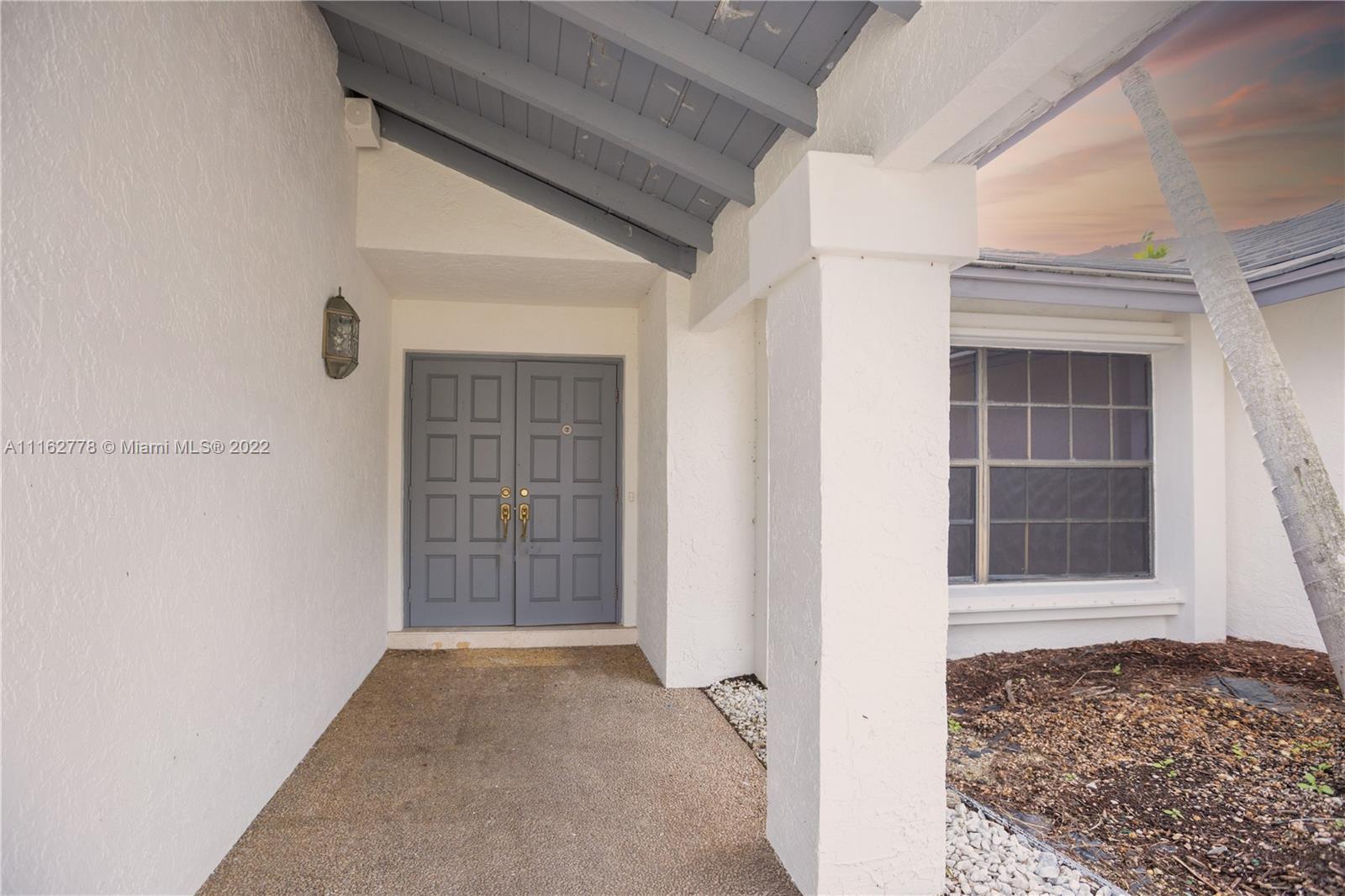 JACARANDA LAKES SEC ELEVE - Residential