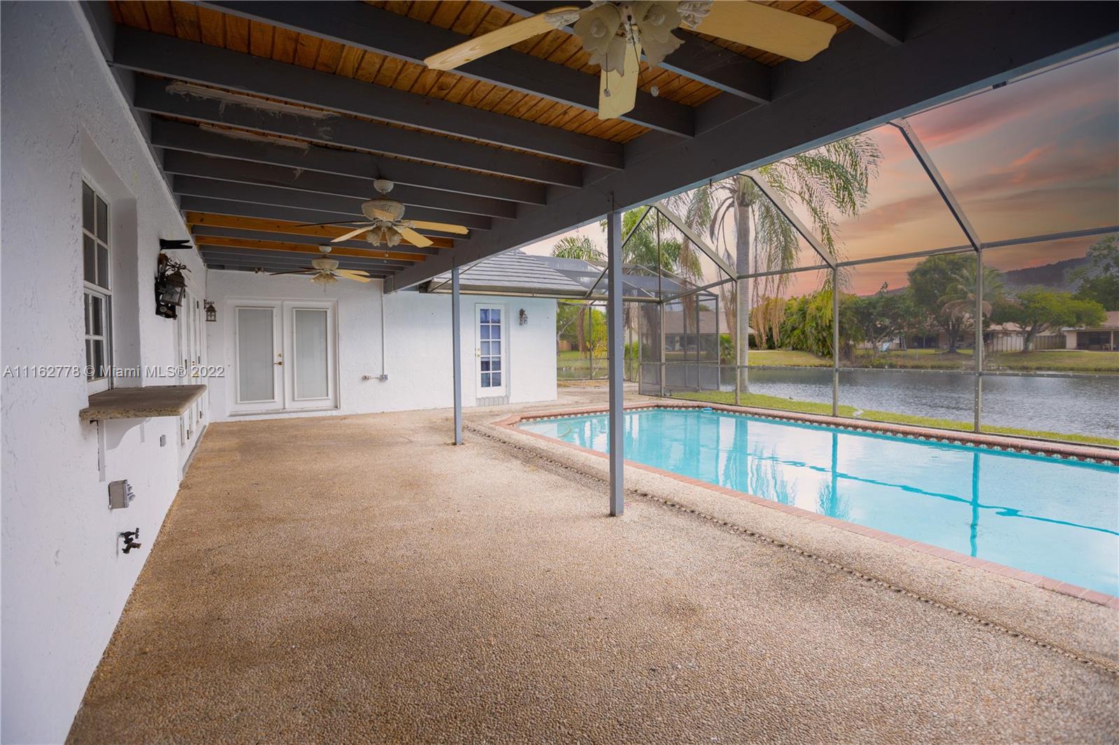 JACARANDA LAKES SEC ELEVE - Residential