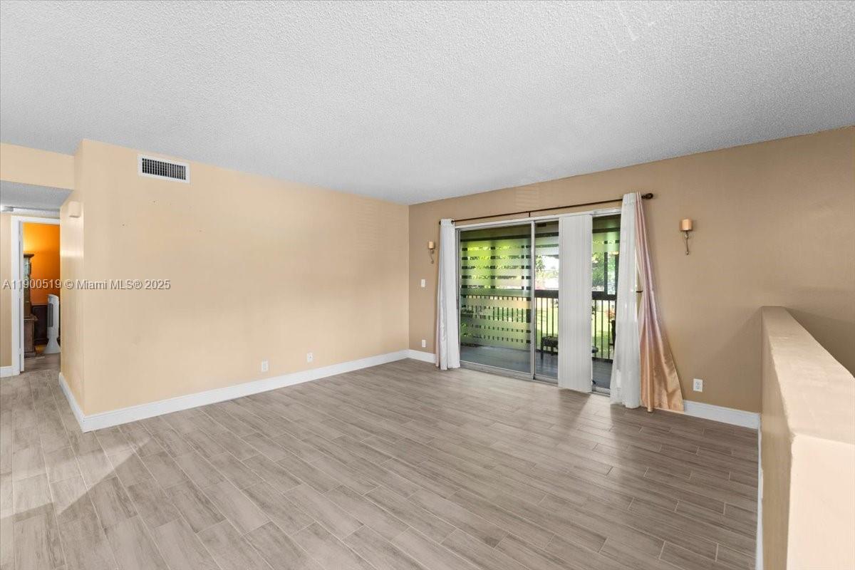 OAKLAND FOREST CLUB CONDO - Residential