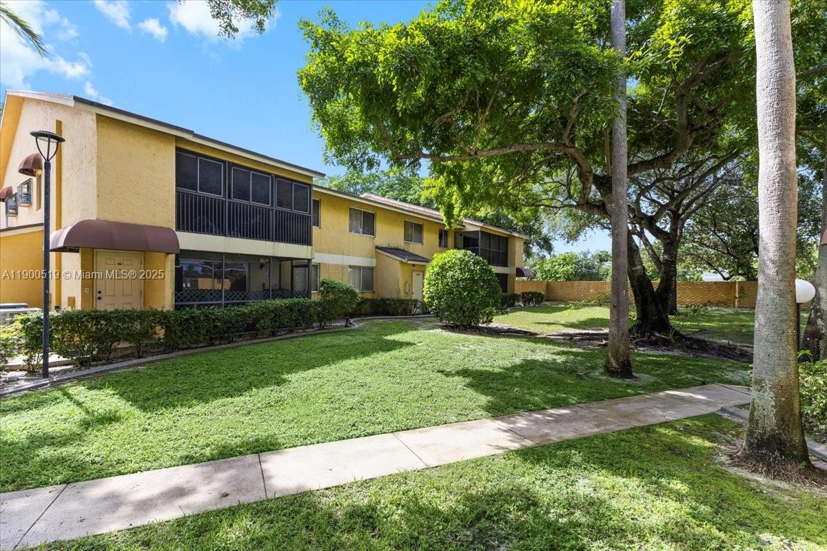 OAKLAND FOREST CLUB CONDO - Residential