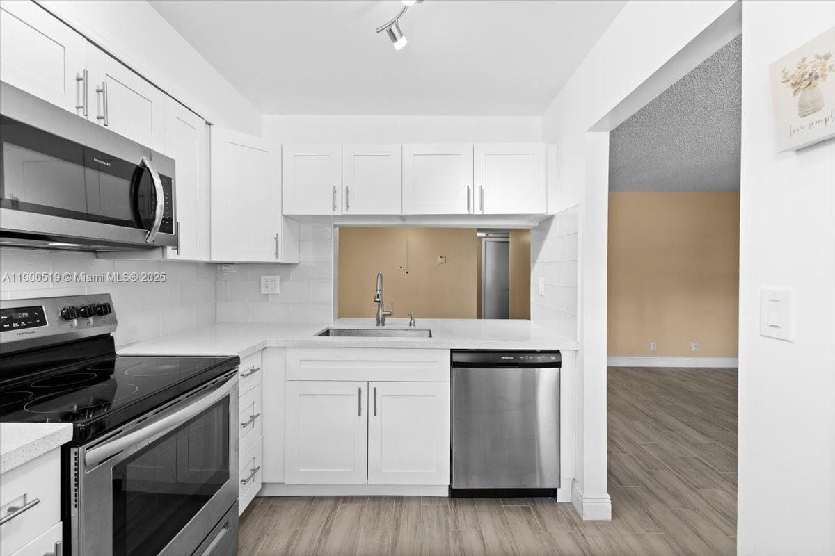 OAKLAND FOREST CLUB CONDO - Residential