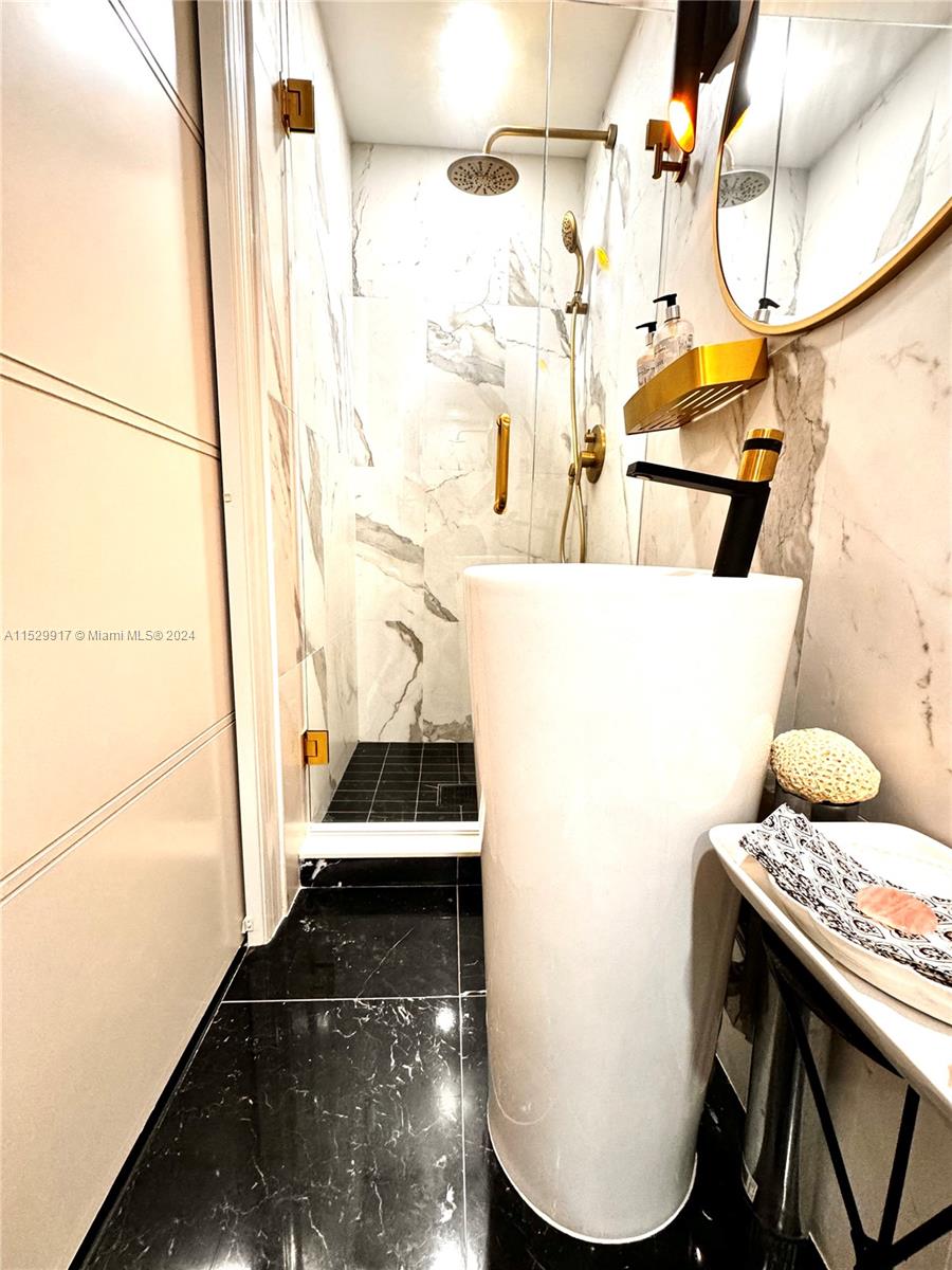 OCEAN TOWNHOUSES CONDO - Residential