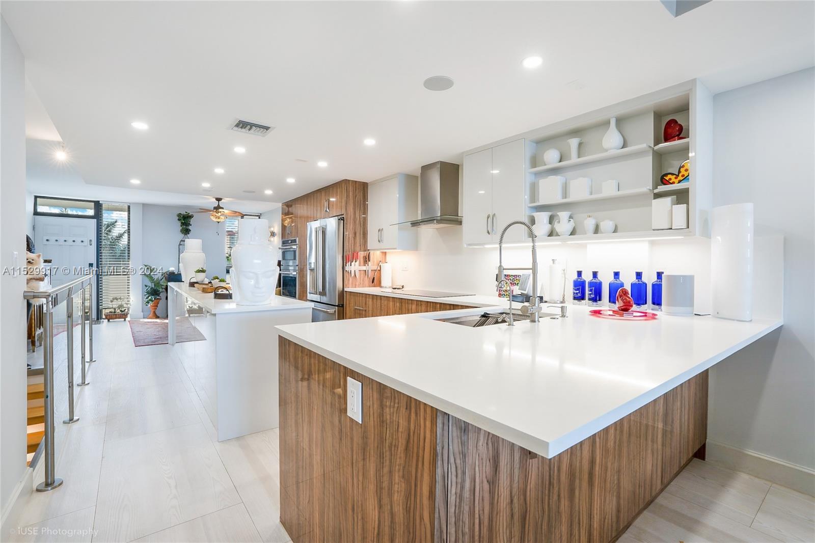 OCEAN TOWNHOUSES CONDO - Residential