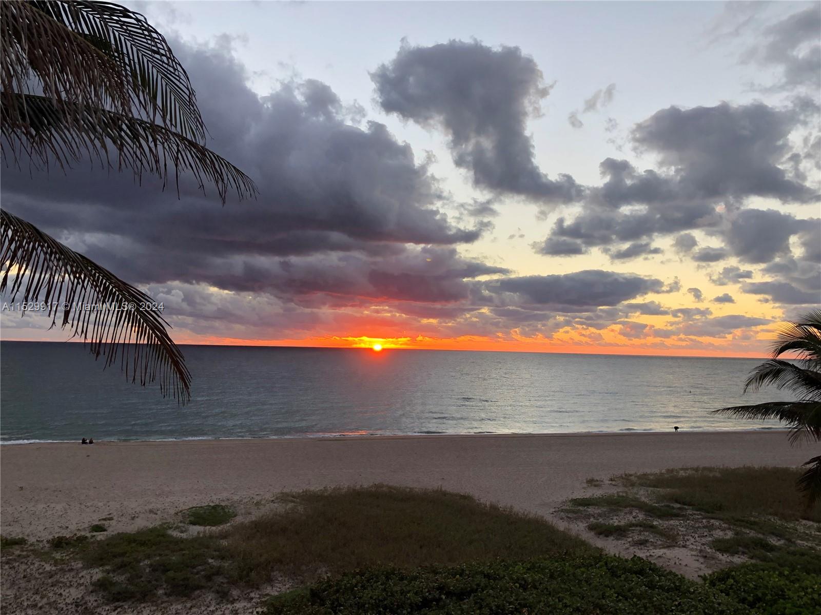 OCEAN TOWNHOUSES CONDO - Residential