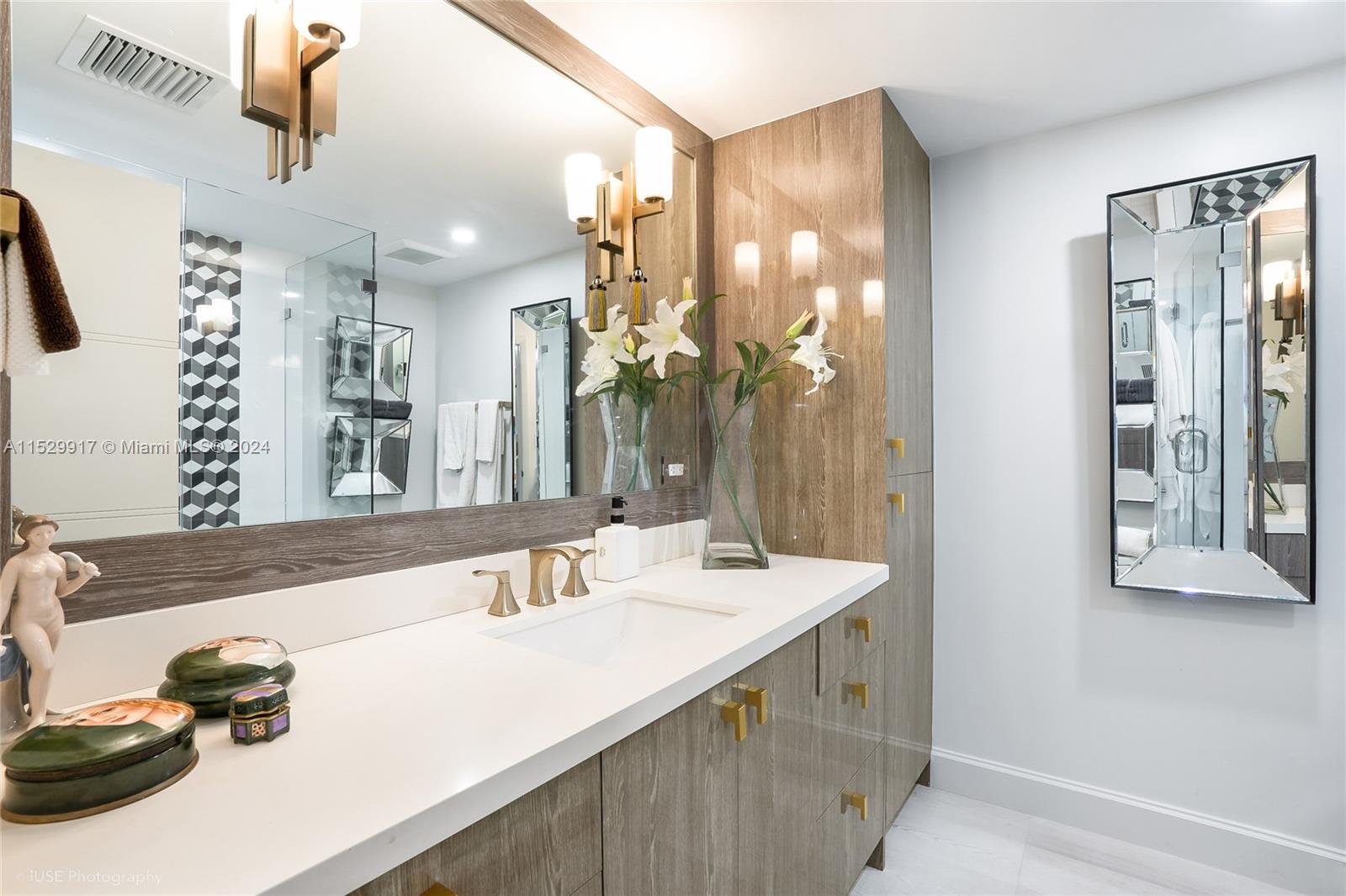 OCEAN TOWNHOUSES CONDO - Residential