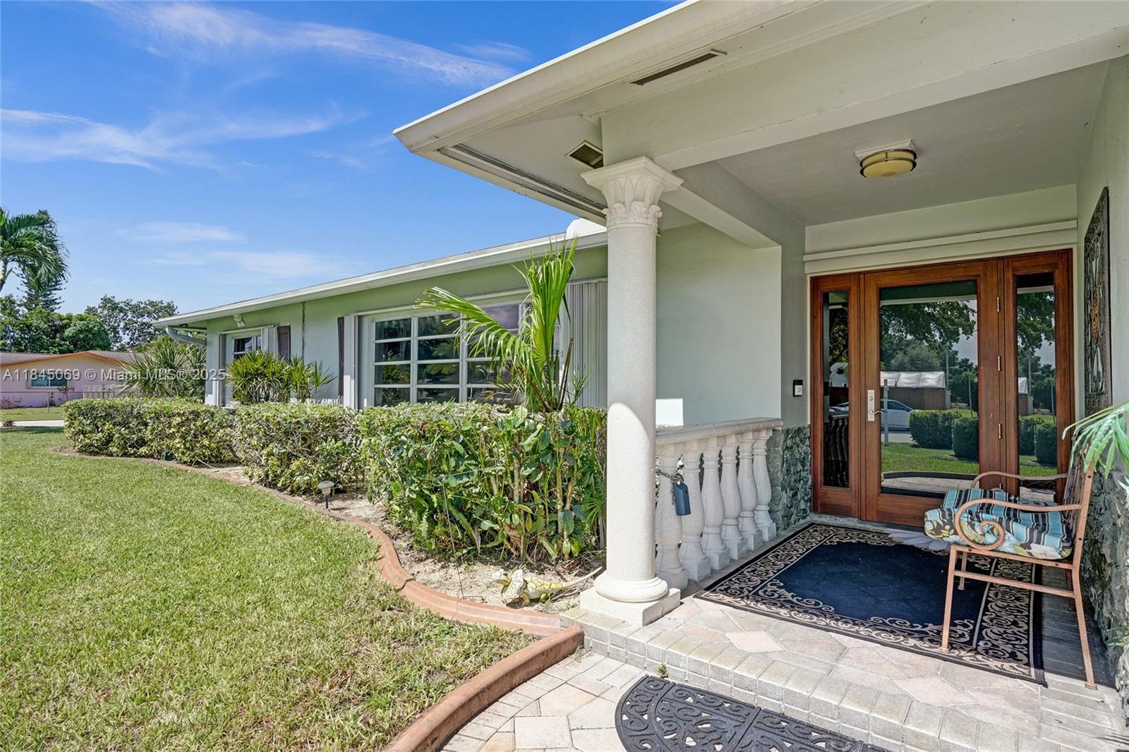 ARROWHEAD COUNTRY HOMES - Residential