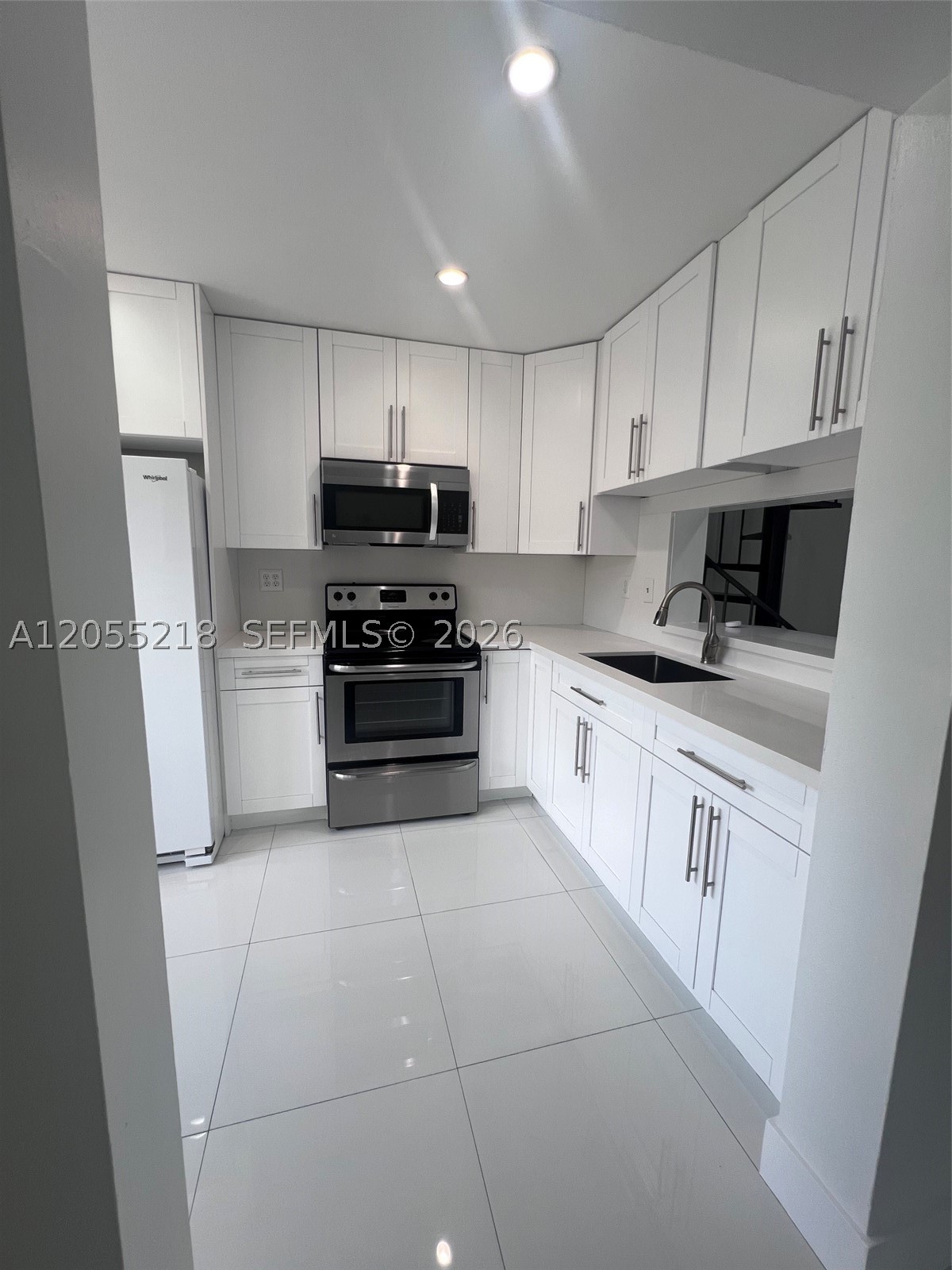ELAN AT CALUSA CONDO VI - Residential Lease