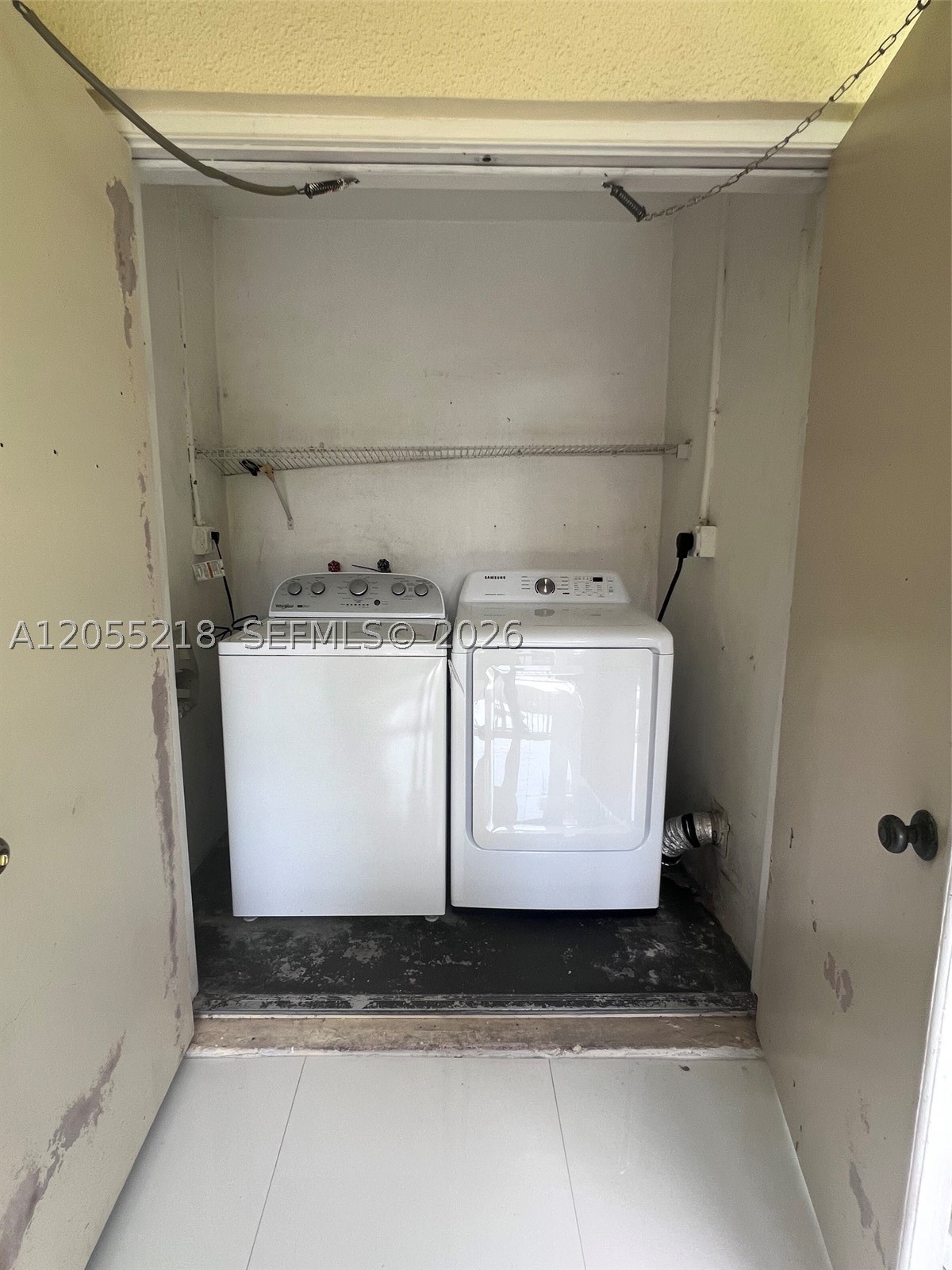 ELAN AT CALUSA CONDO VI - Residential Lease