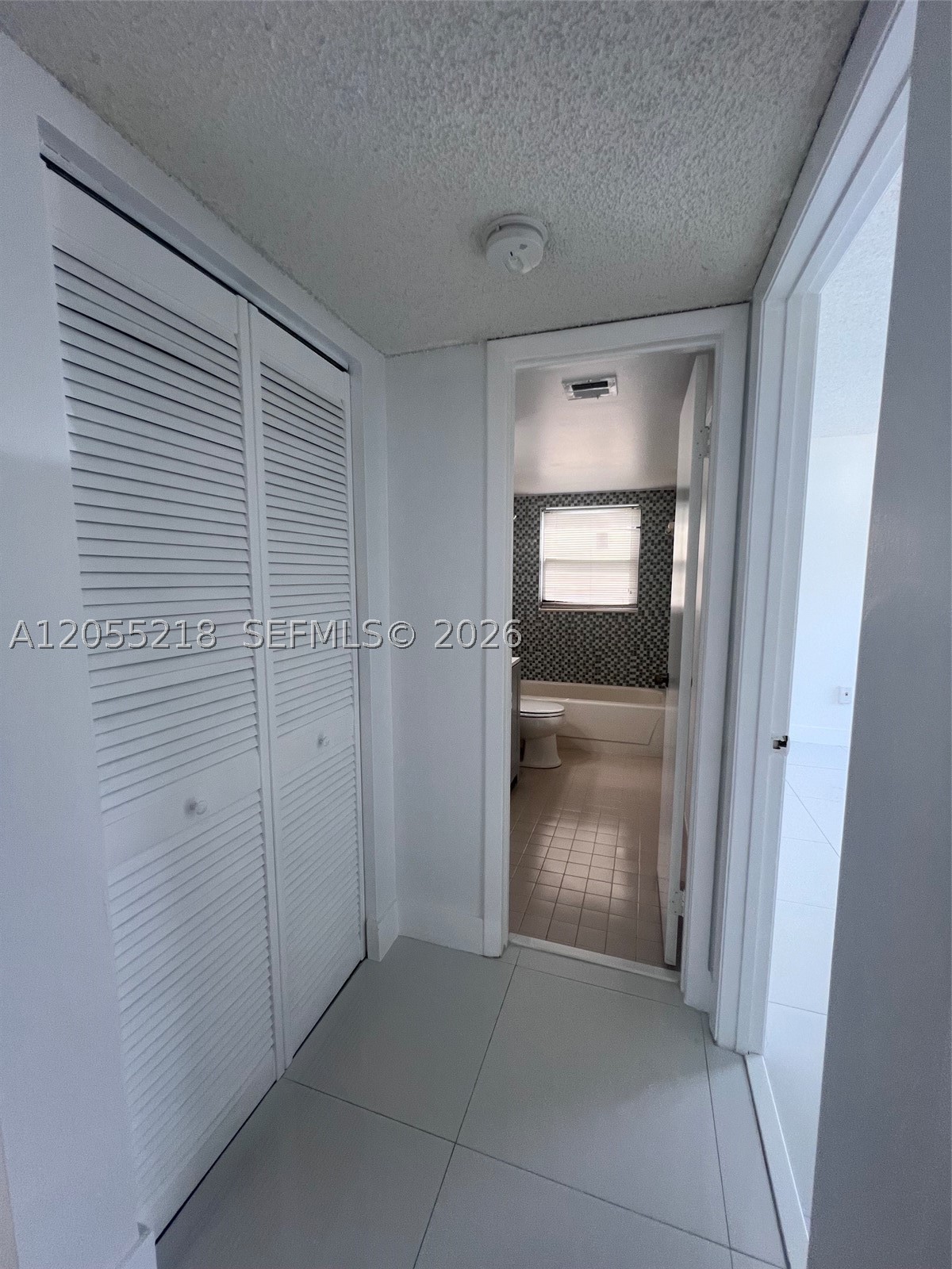 ELAN AT CALUSA CONDO VI - Residential Lease