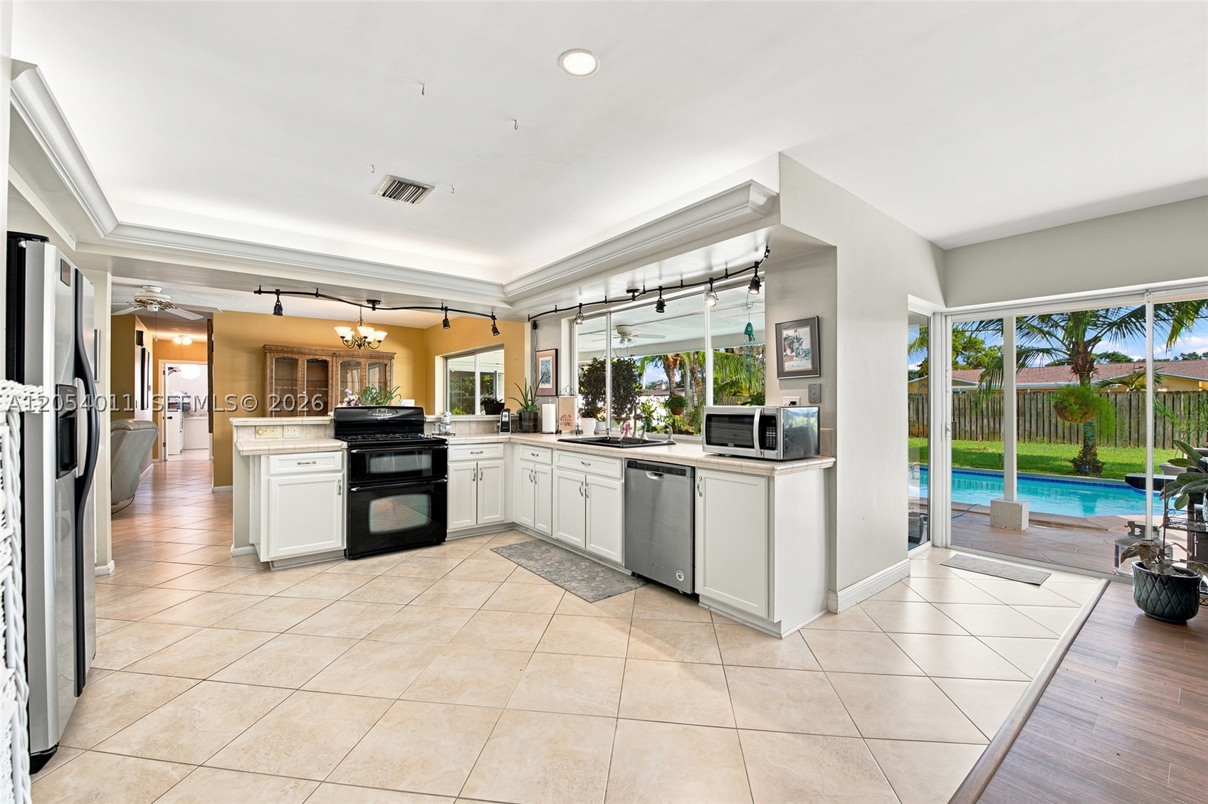 PLANTATION PARK LAKESITES - Residential