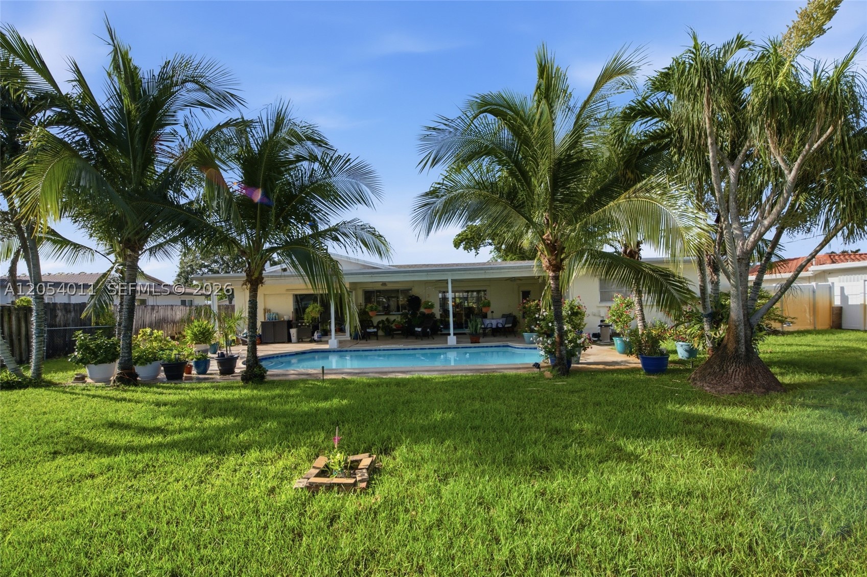 PLANTATION PARK LAKESITES - Residential