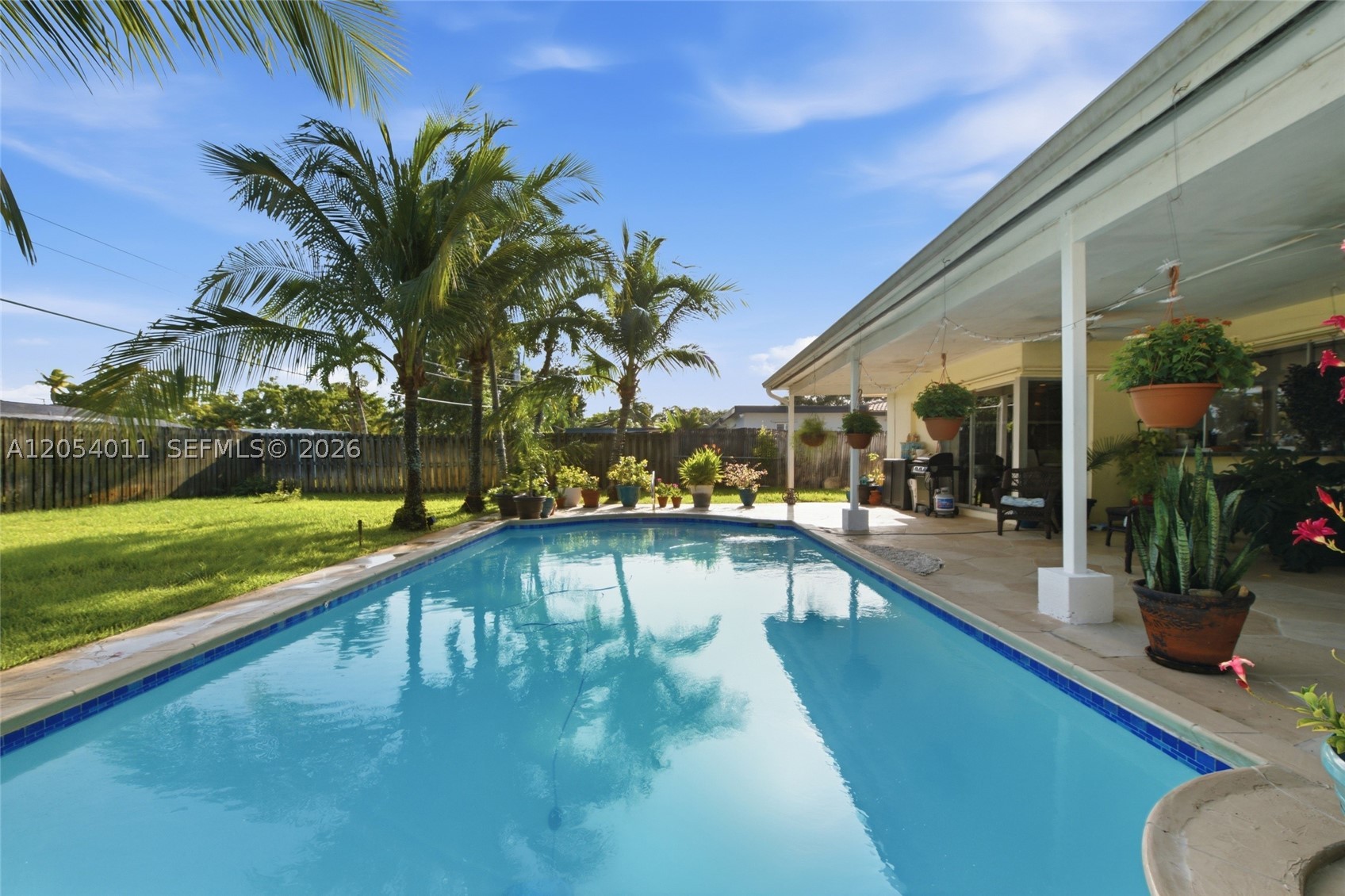 PLANTATION PARK LAKESITES - Residential