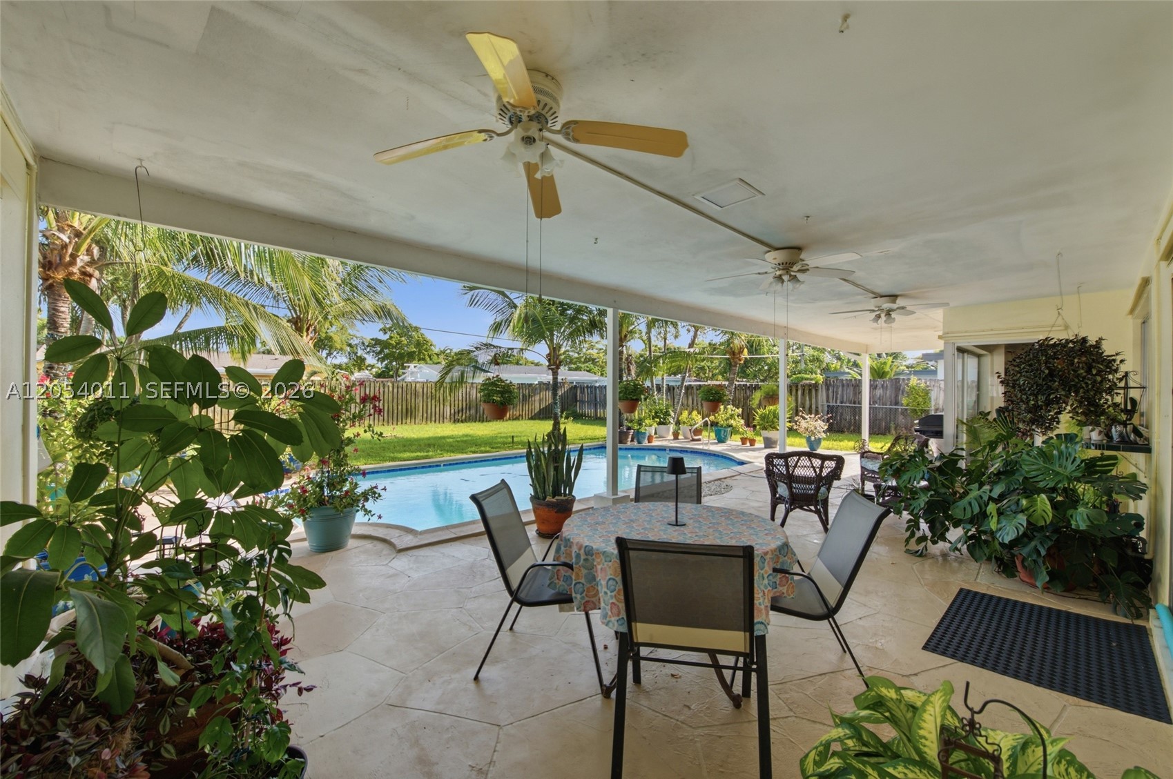 PLANTATION PARK LAKESITES - Residential