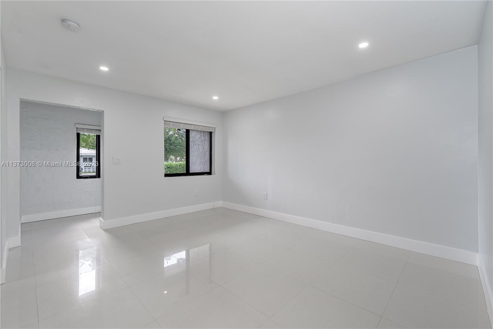 ADRIATIC SUB - Residential Lease