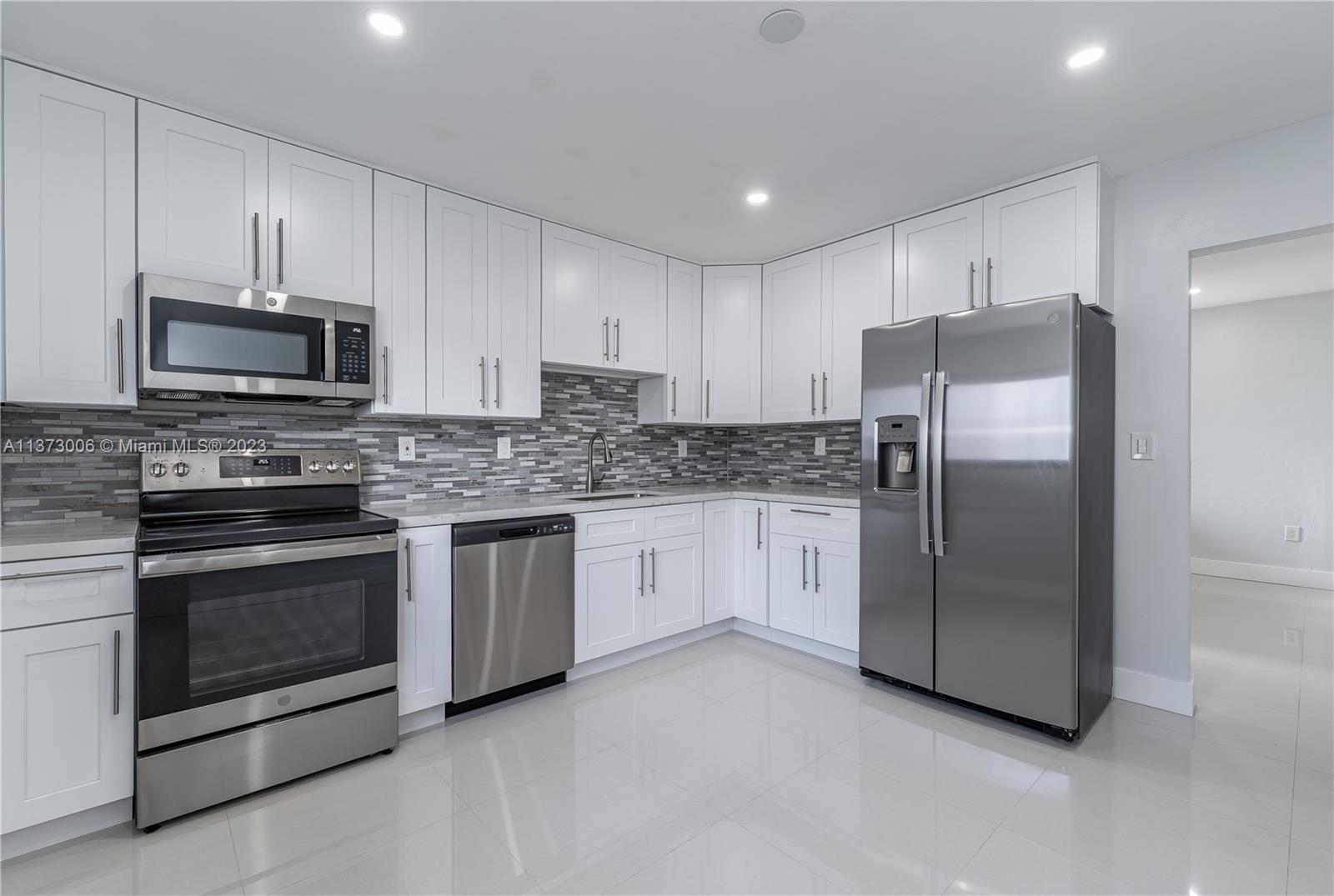 ADRIATIC SUB - Residential Lease