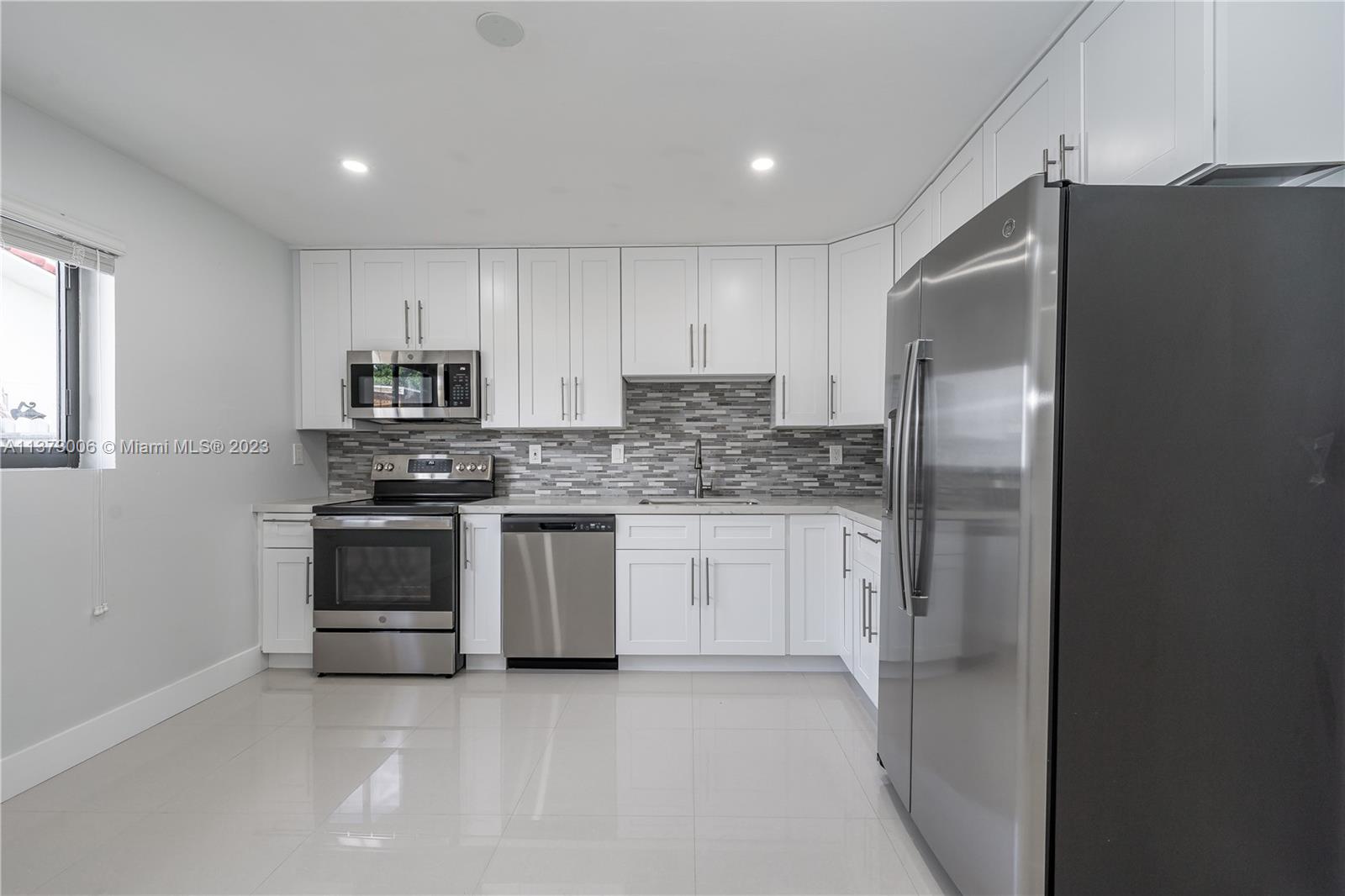 ADRIATIC SUB - Residential Lease