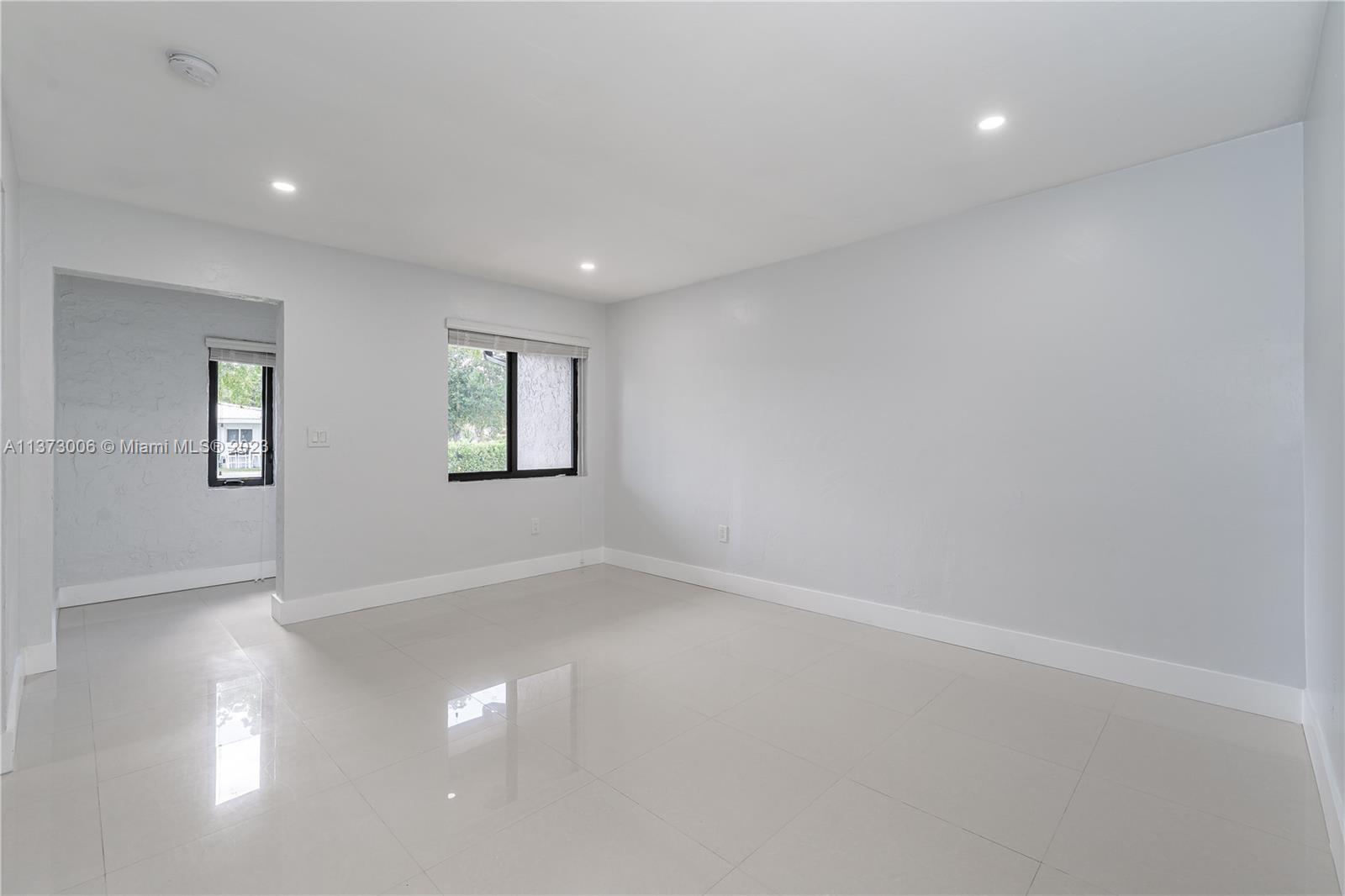 ADRIATIC SUB - Residential Lease