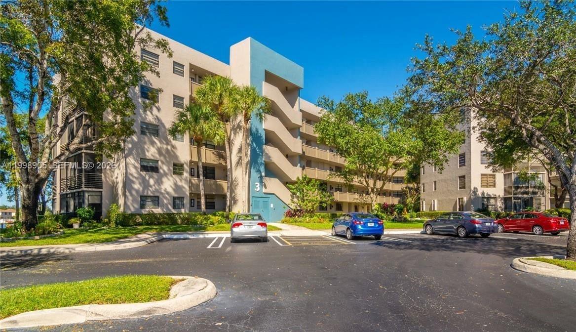 COLONY POINT 3 CONDO - Residential