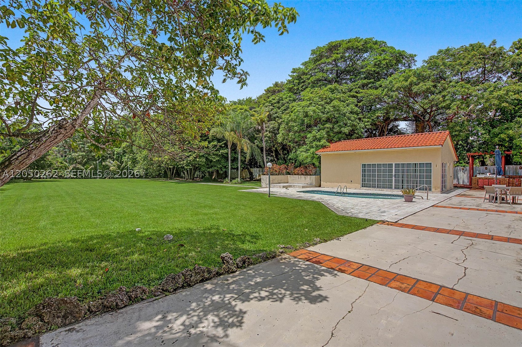 SUNSWEPT GROVES - Residential