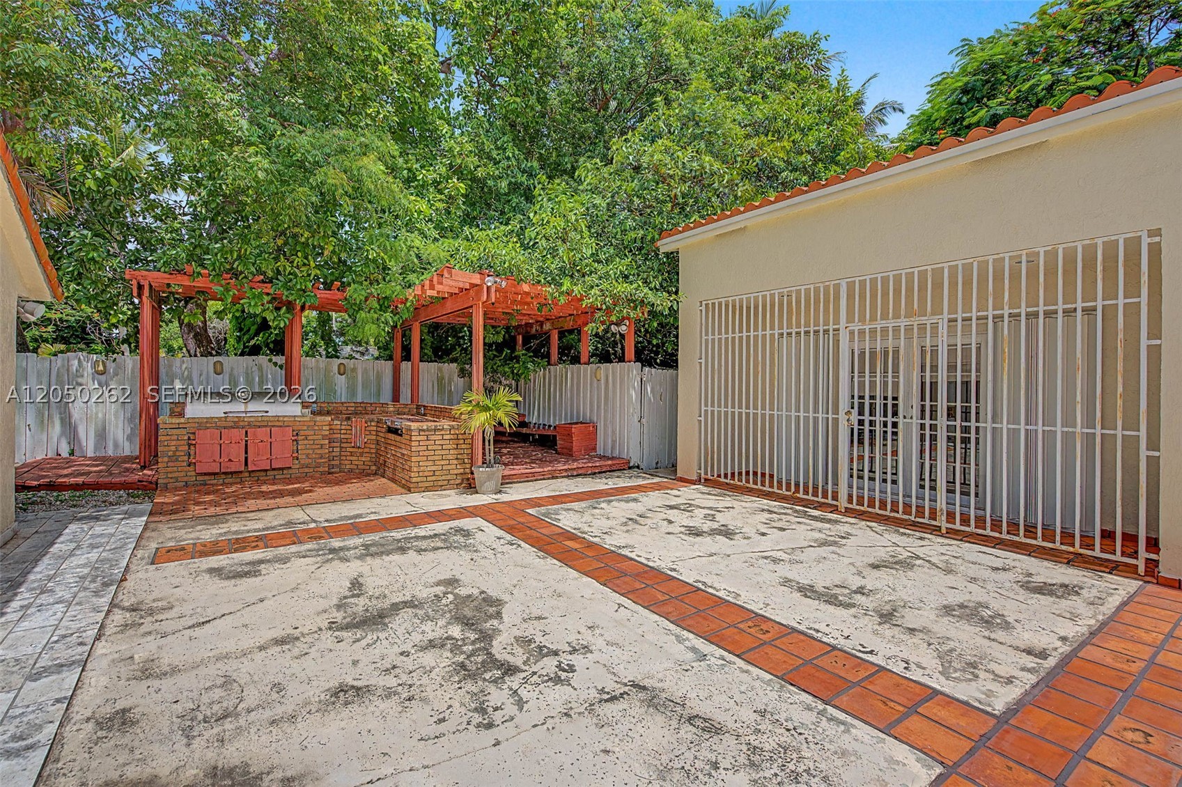SUNSWEPT GROVES - Residential