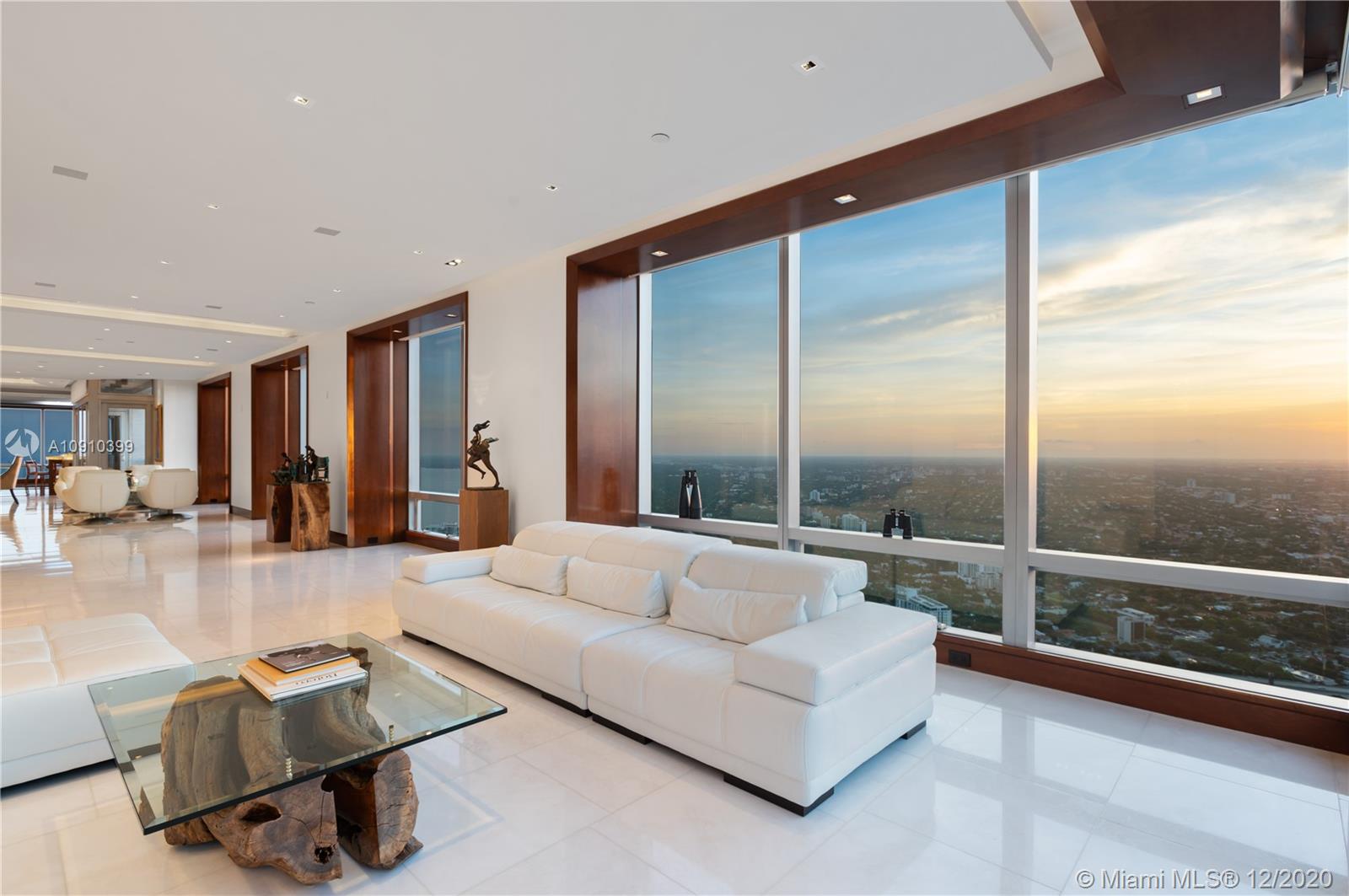 Four Seasons Residence - Residential