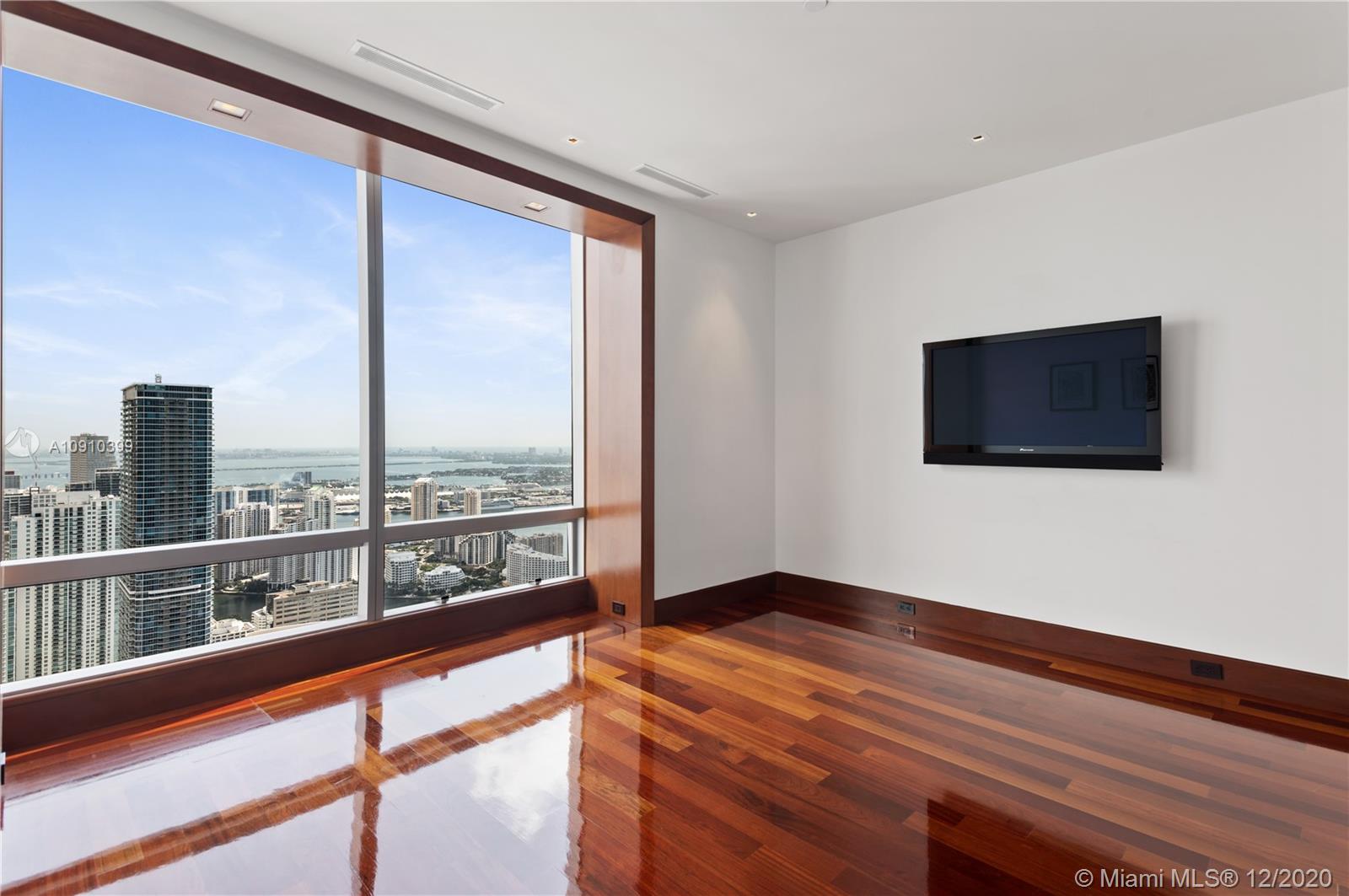 Four Seasons Residence - Residential