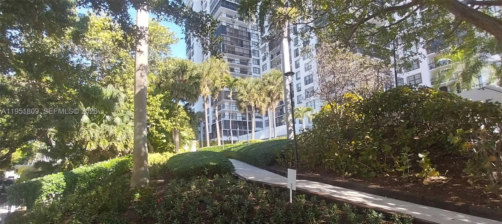BRICKELL BAY CLUB CONDO - Residential