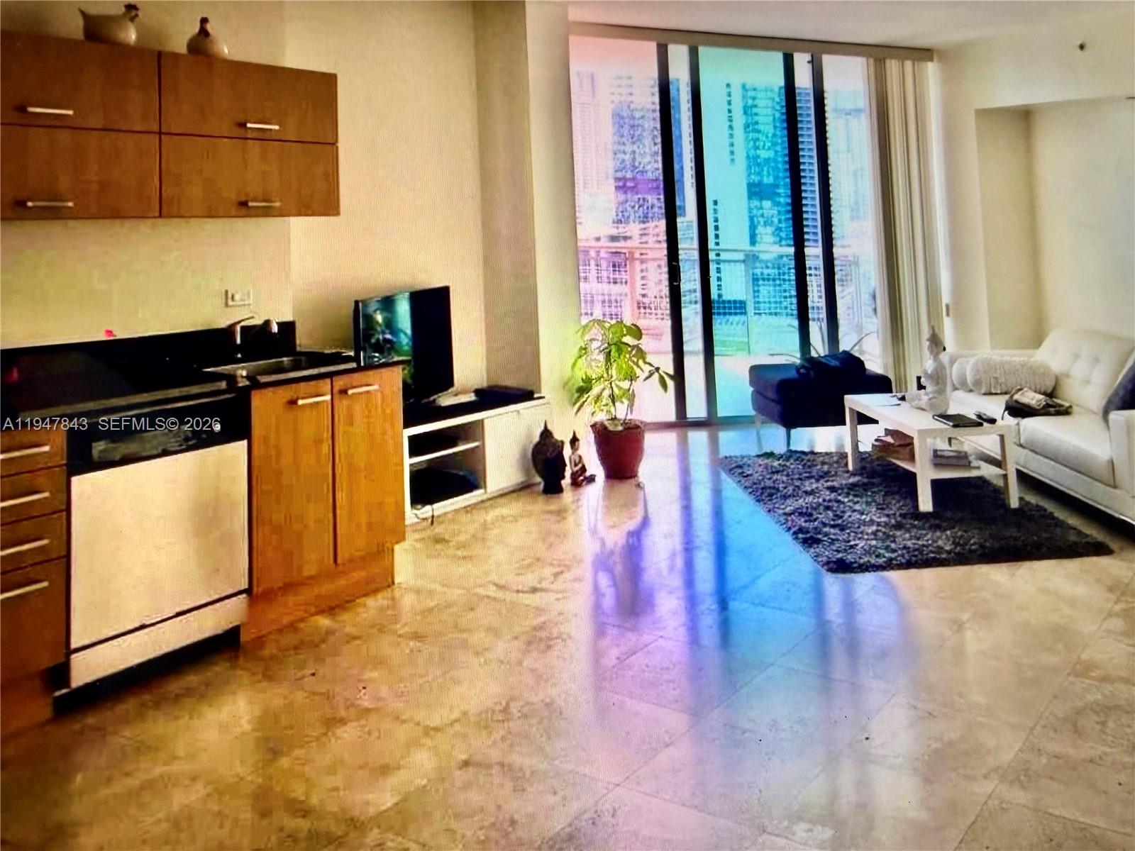 WIND CONDO - Residential
