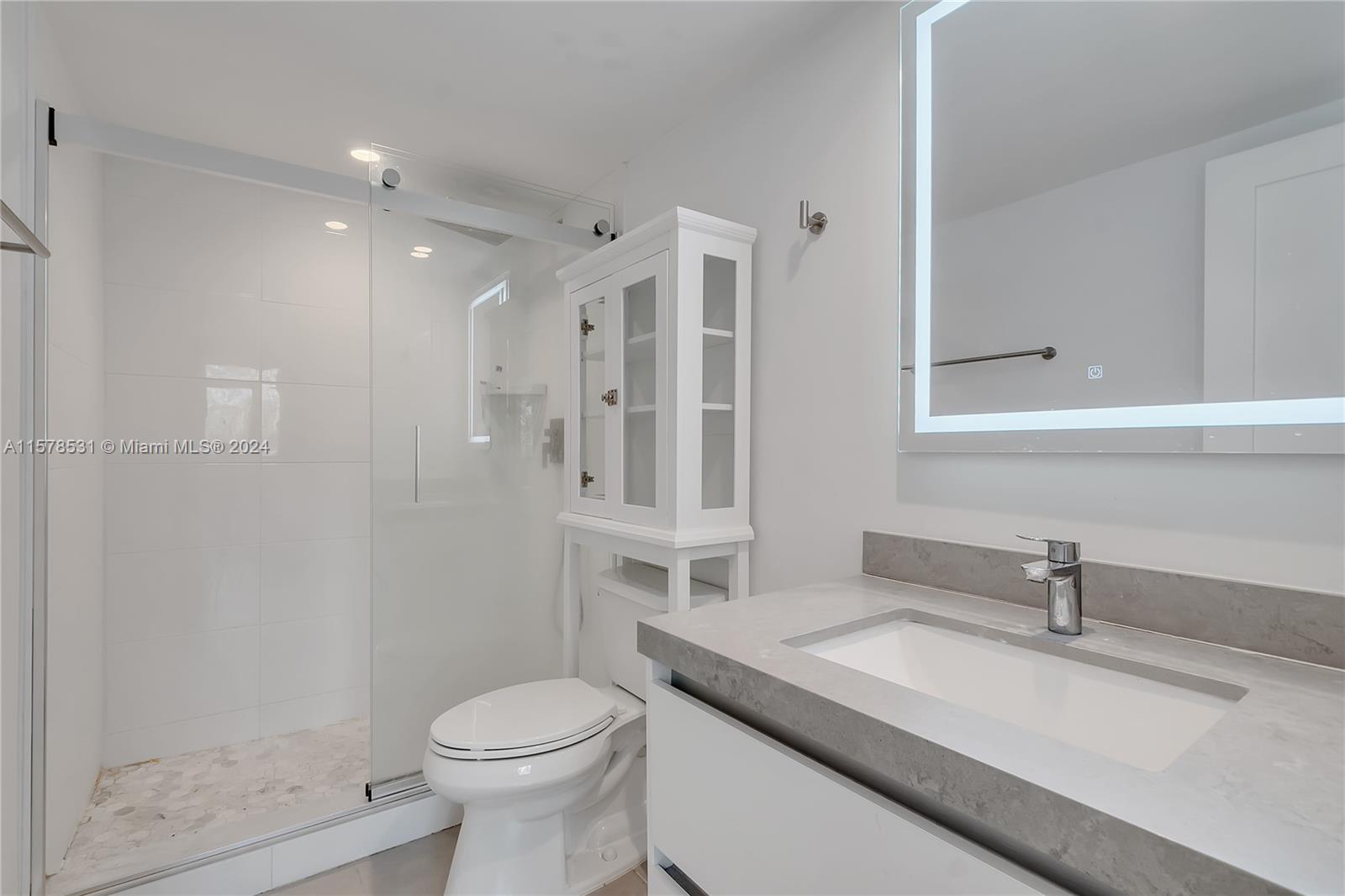 GALEN DRIVE CONDO APTS - Residential Lease