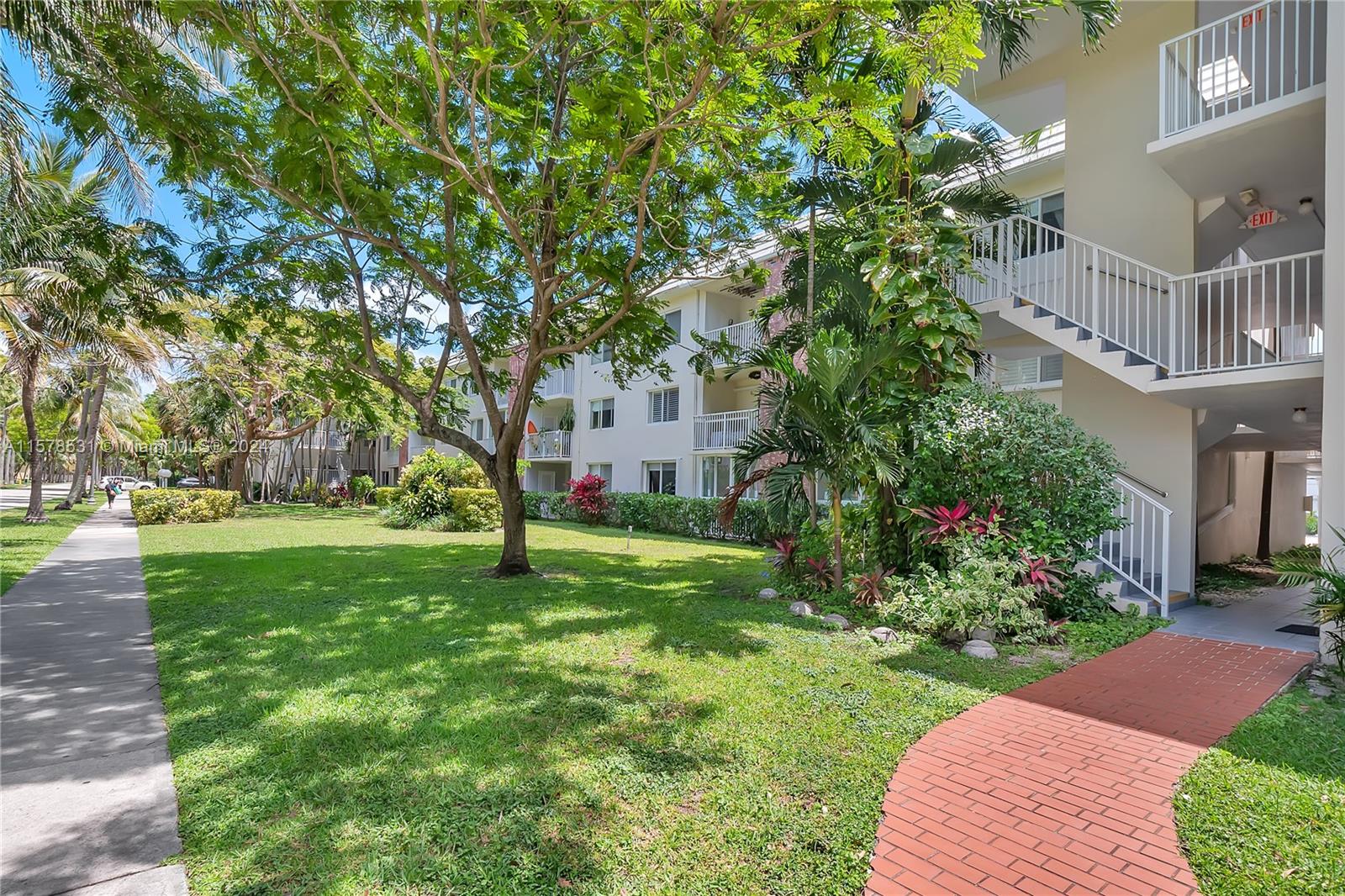 GALEN DRIVE CONDO APTS - Residential Lease