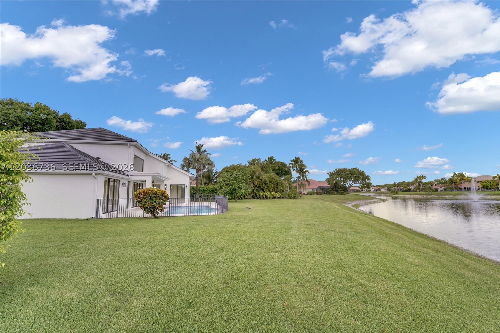 LEXINGTON HOMES ESTATES - Residential